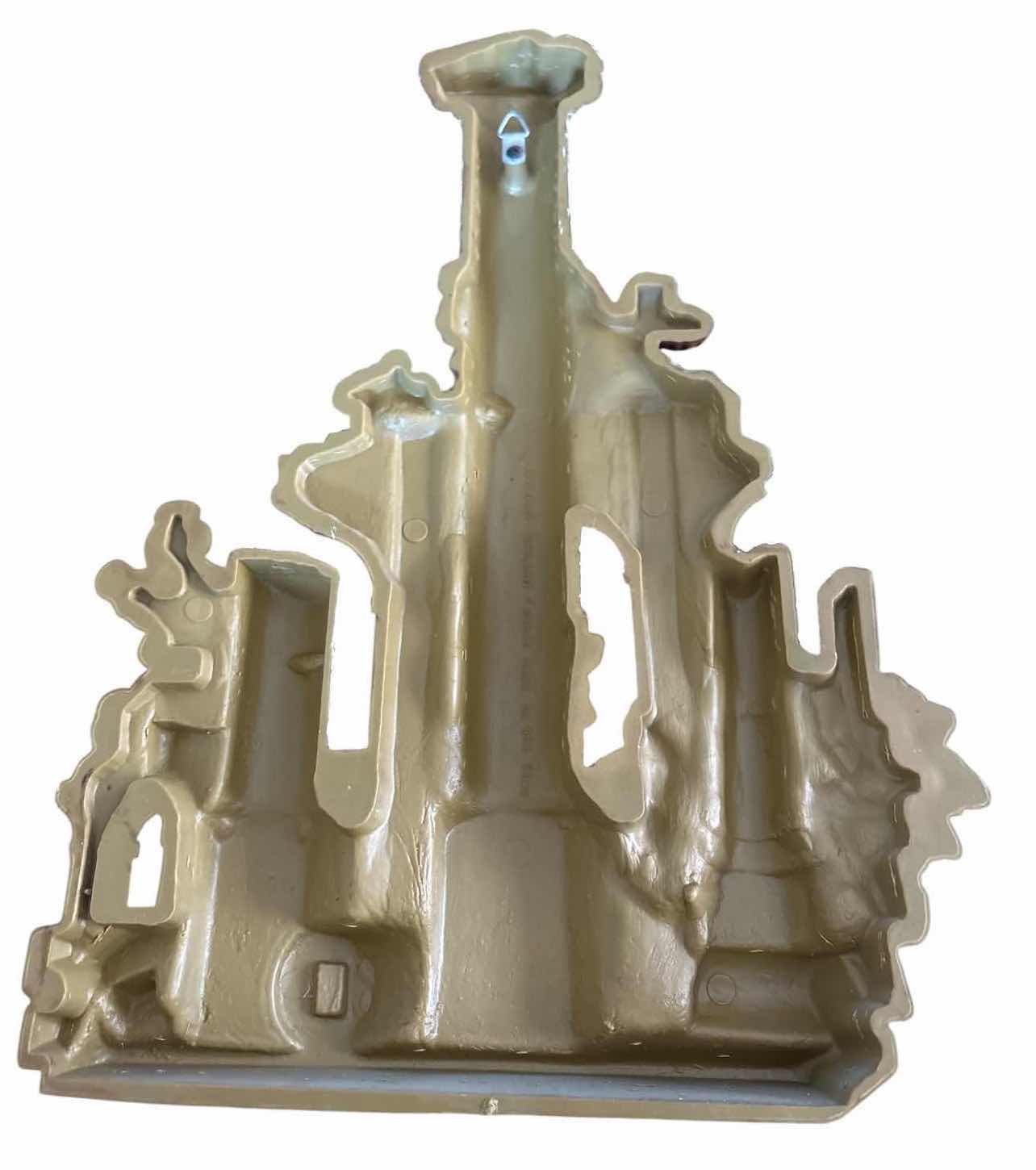 Photo 1 of MADE IN USA CLASSICAL RESIN ROMAN RUINS WALL DÉCOR H16.5”