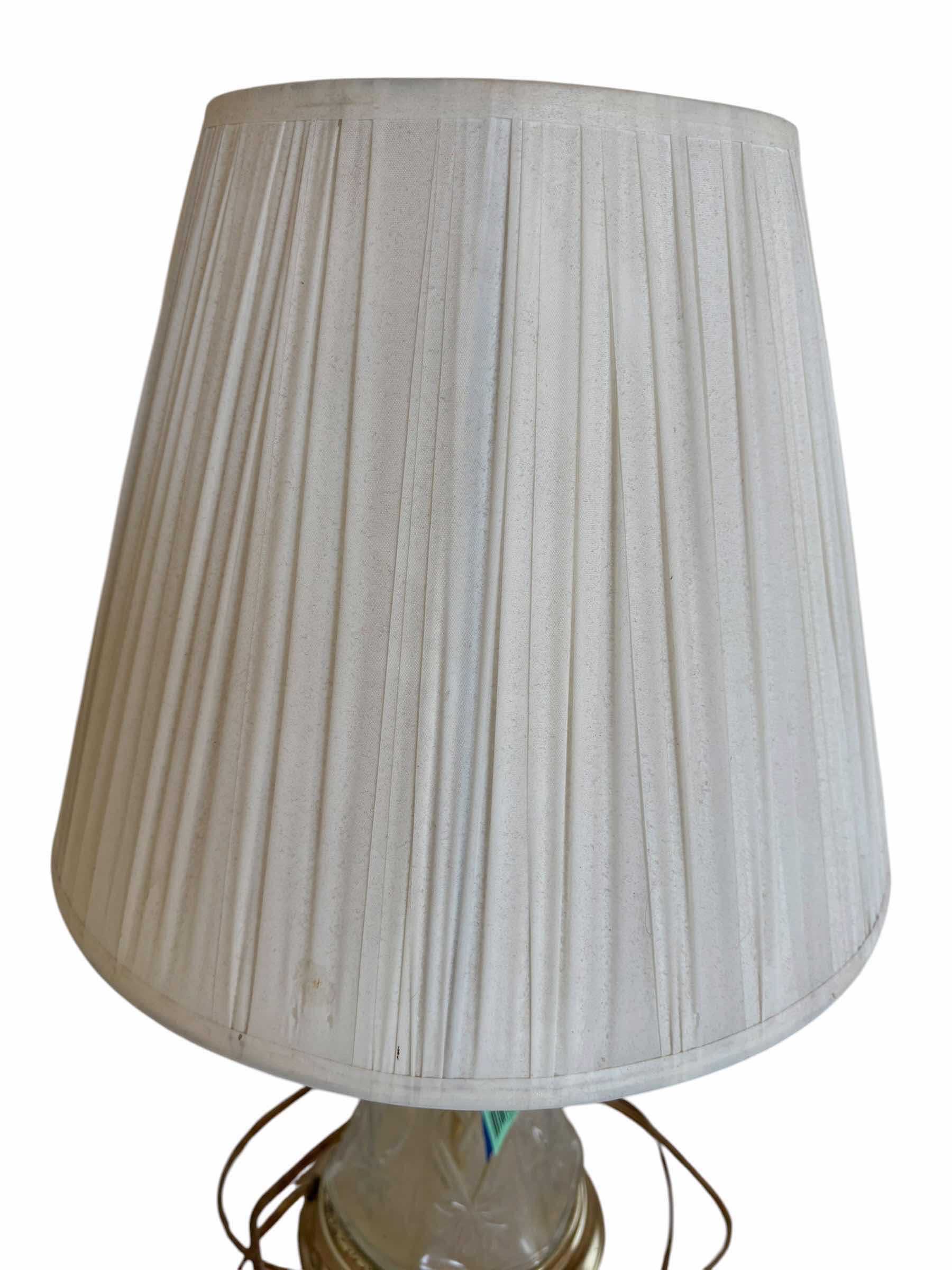 Photo 1 of VINTAGE ACCENT TABLE LAMP H22”