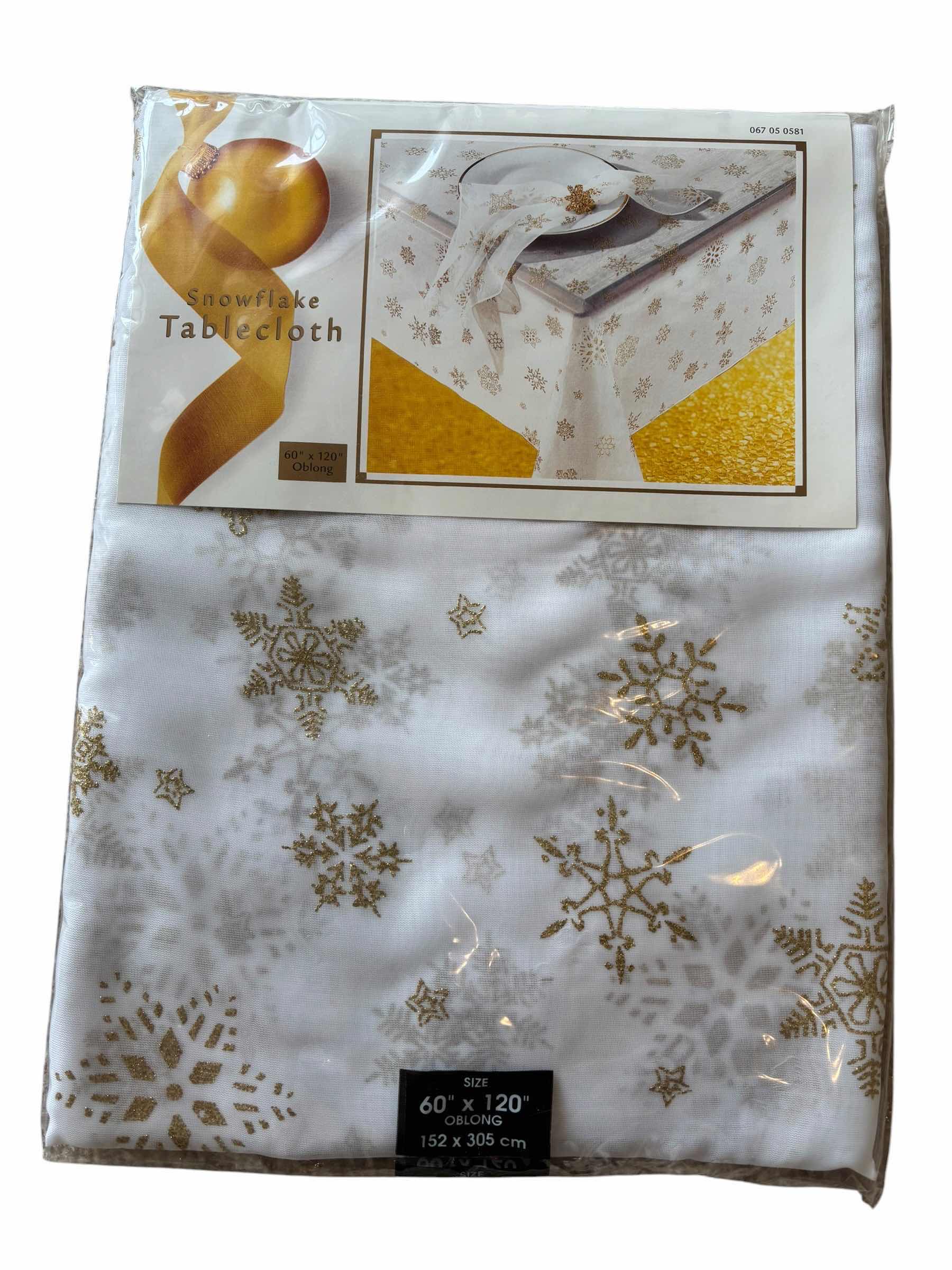 Photo 1 of SNOWFLAKE TABLECLOTH & NAPKIN HOLDERS