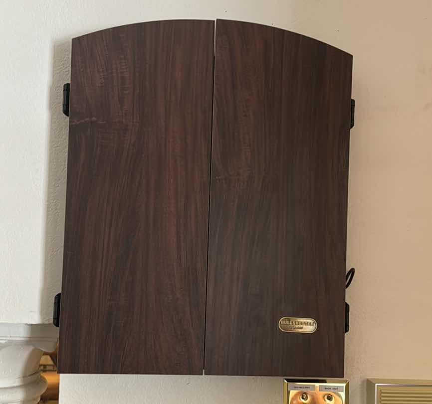 Photo 1 of DART BOARD “BULLSHOOTER” BY ARACHNID