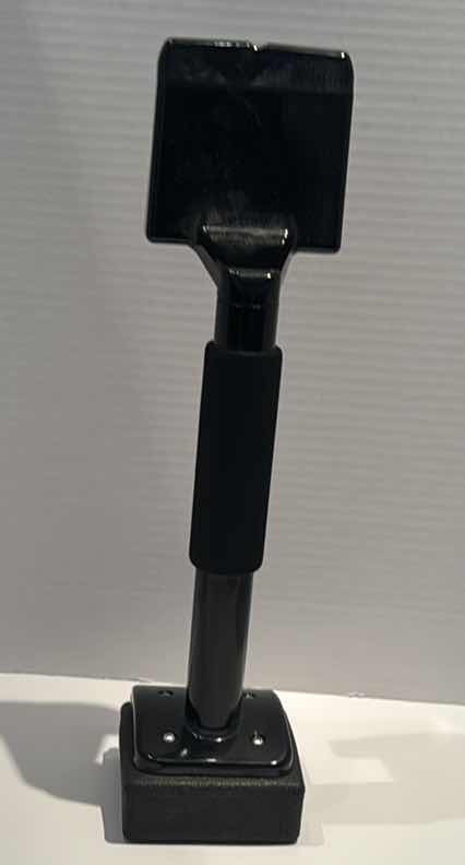 Photo 1 of CARPET KNEE KICKER