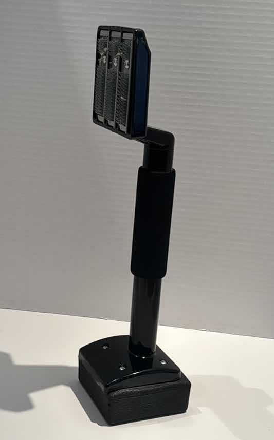 Photo 1 of CARPET KNEE KICKER