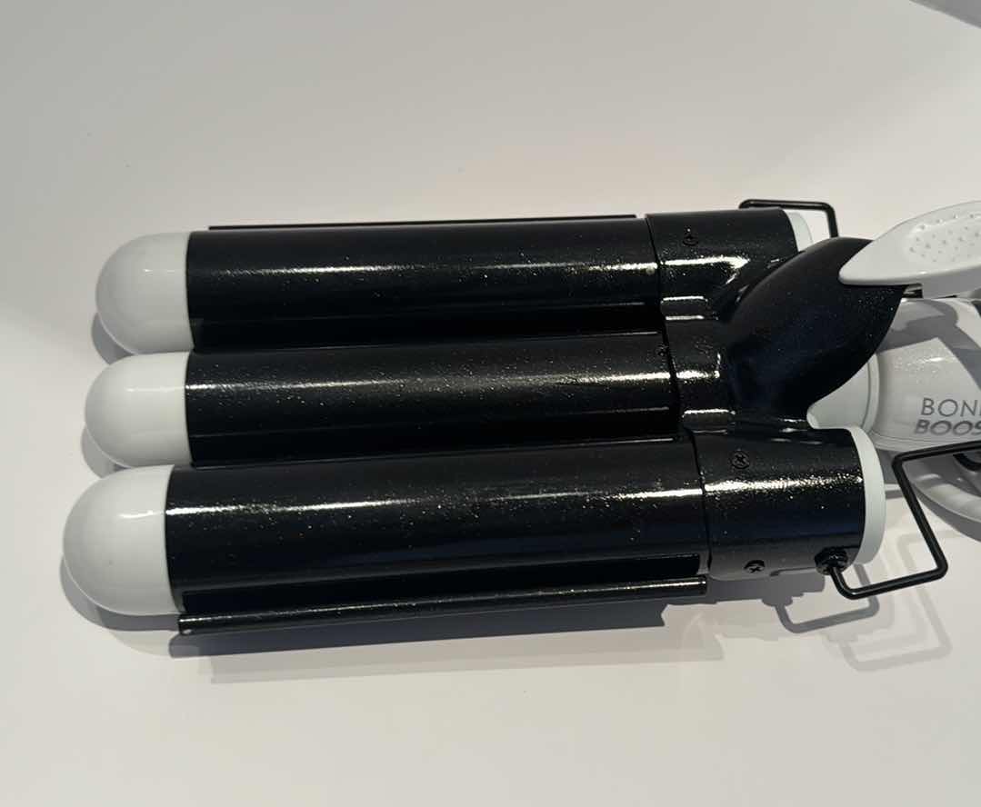 Photo 1 of HAIR CURLER