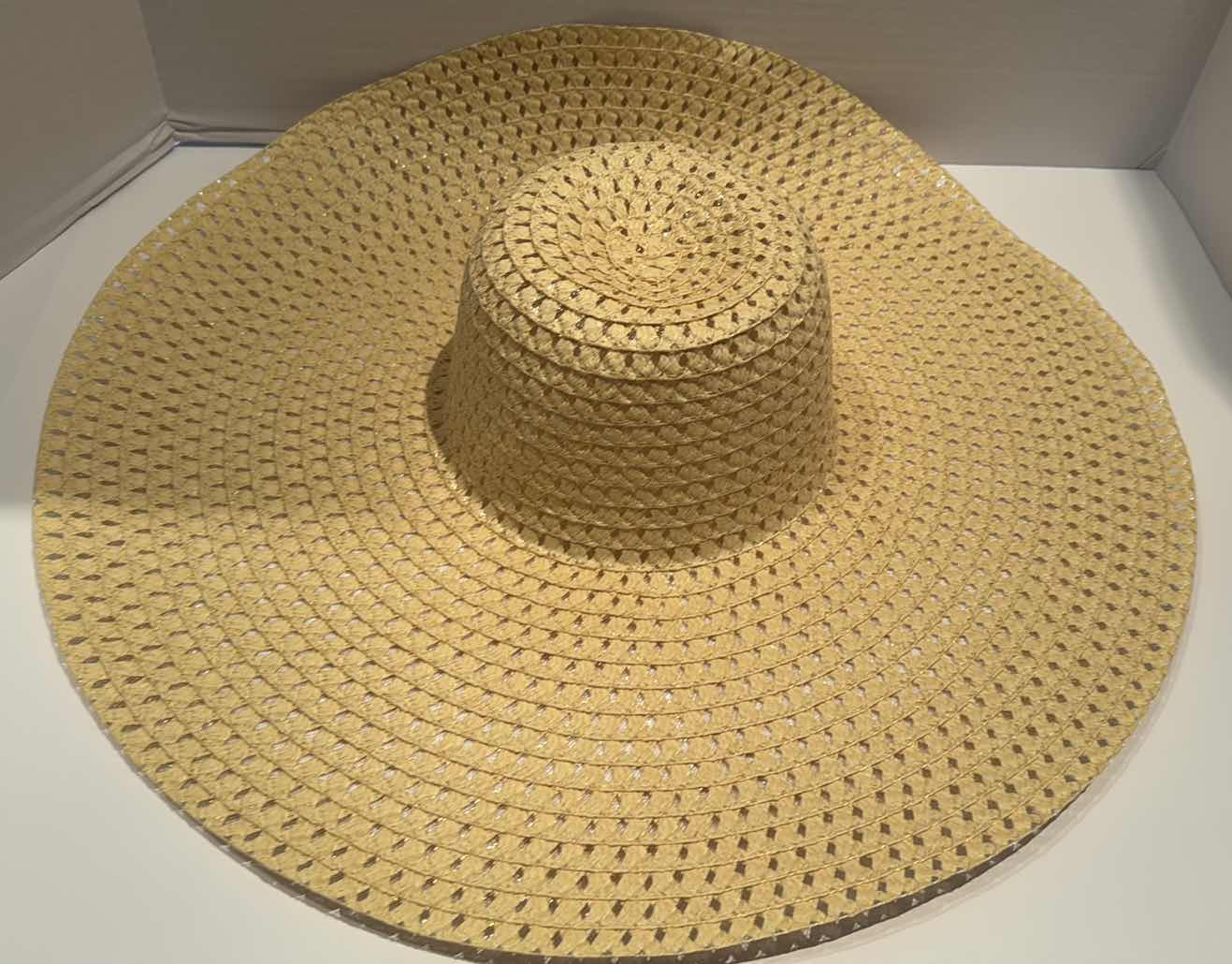 Photo 1 of 3-STRAW FLOPPY SUN HATS