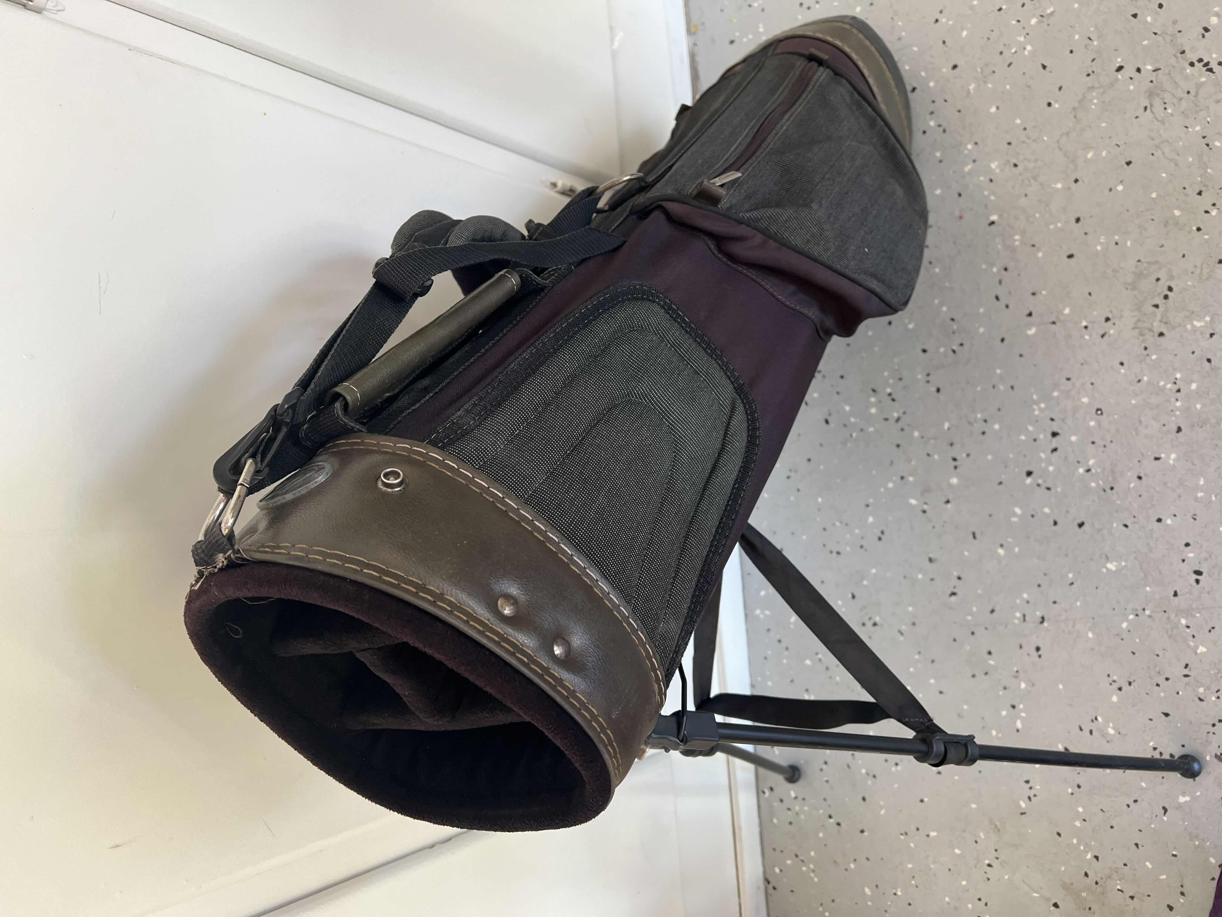 Photo 1 of GREY MIZUNA GOLF BAG.,  PURPLE COMPUTER TRAVEL BAG