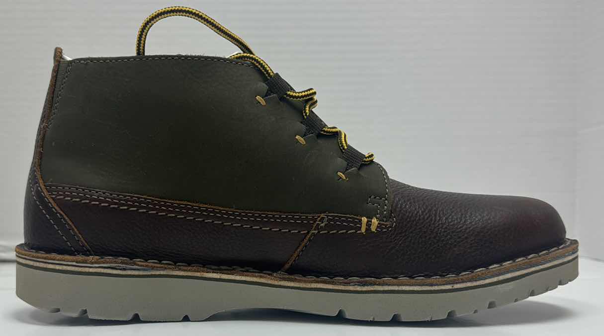 Photo 1 of NIB MENS CLARKS EASTFORD MID IN OLIVE COMBINATION 9.5 WIDE