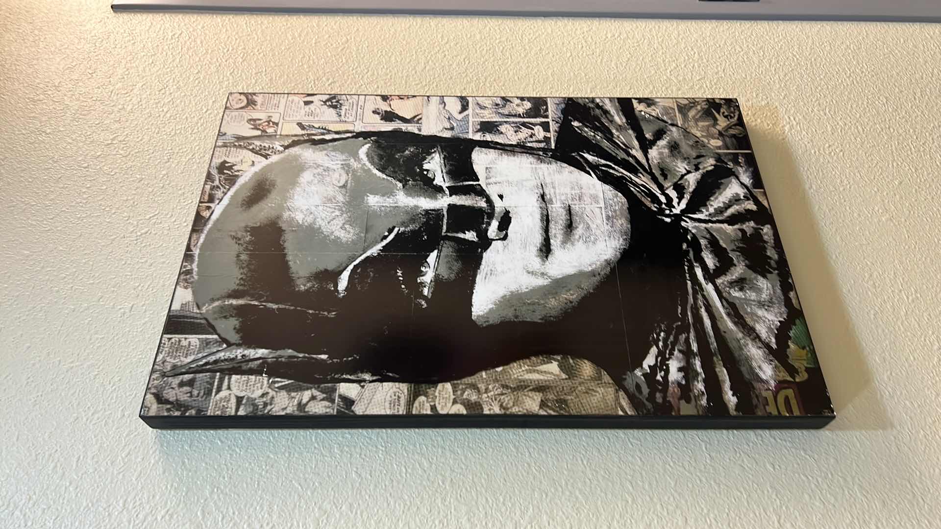 Photo 1 of ADAM WEST AS BATMAN WOODEN WALL ART 20" x 30"