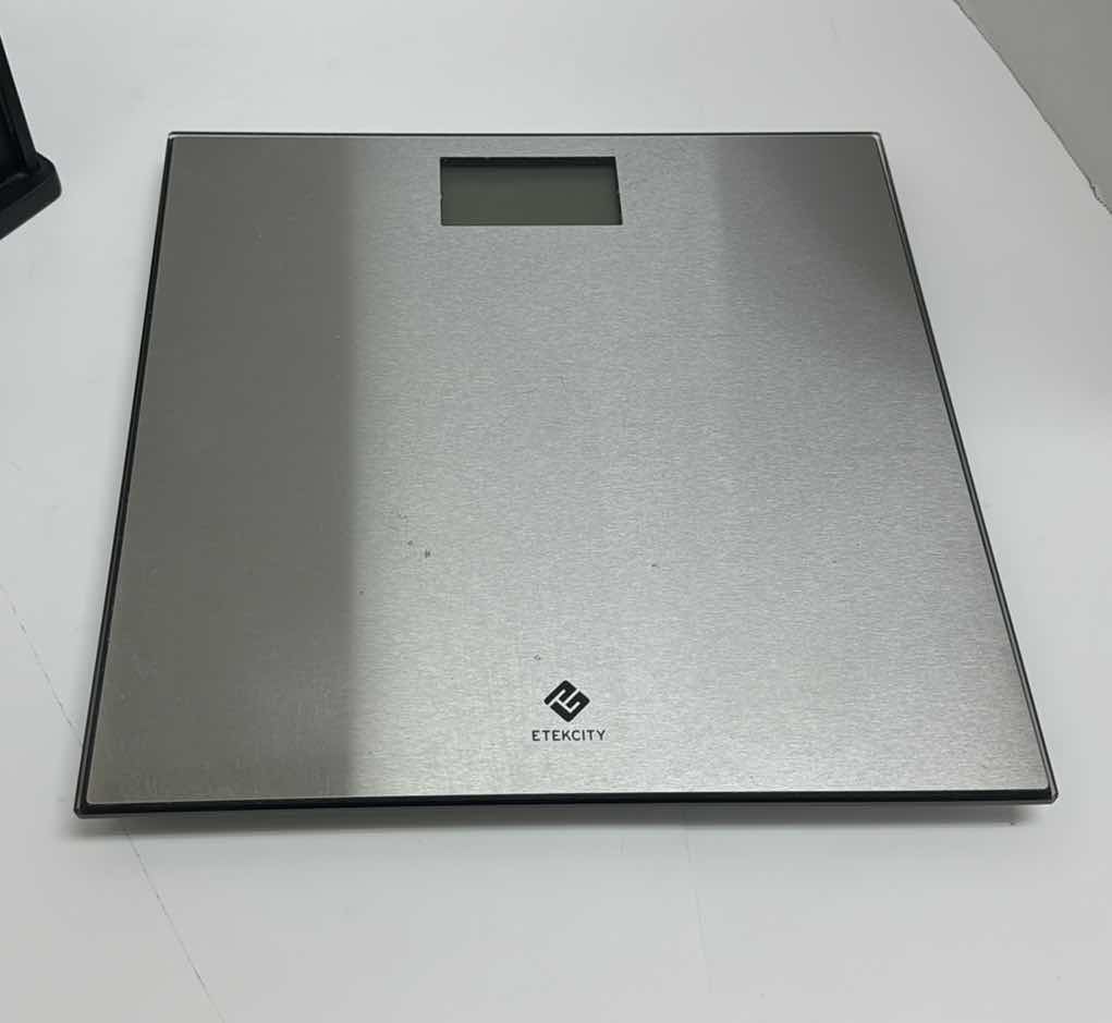 Photo 1 of DESK ORGANIZER & STAINLESS STEEL SCALE