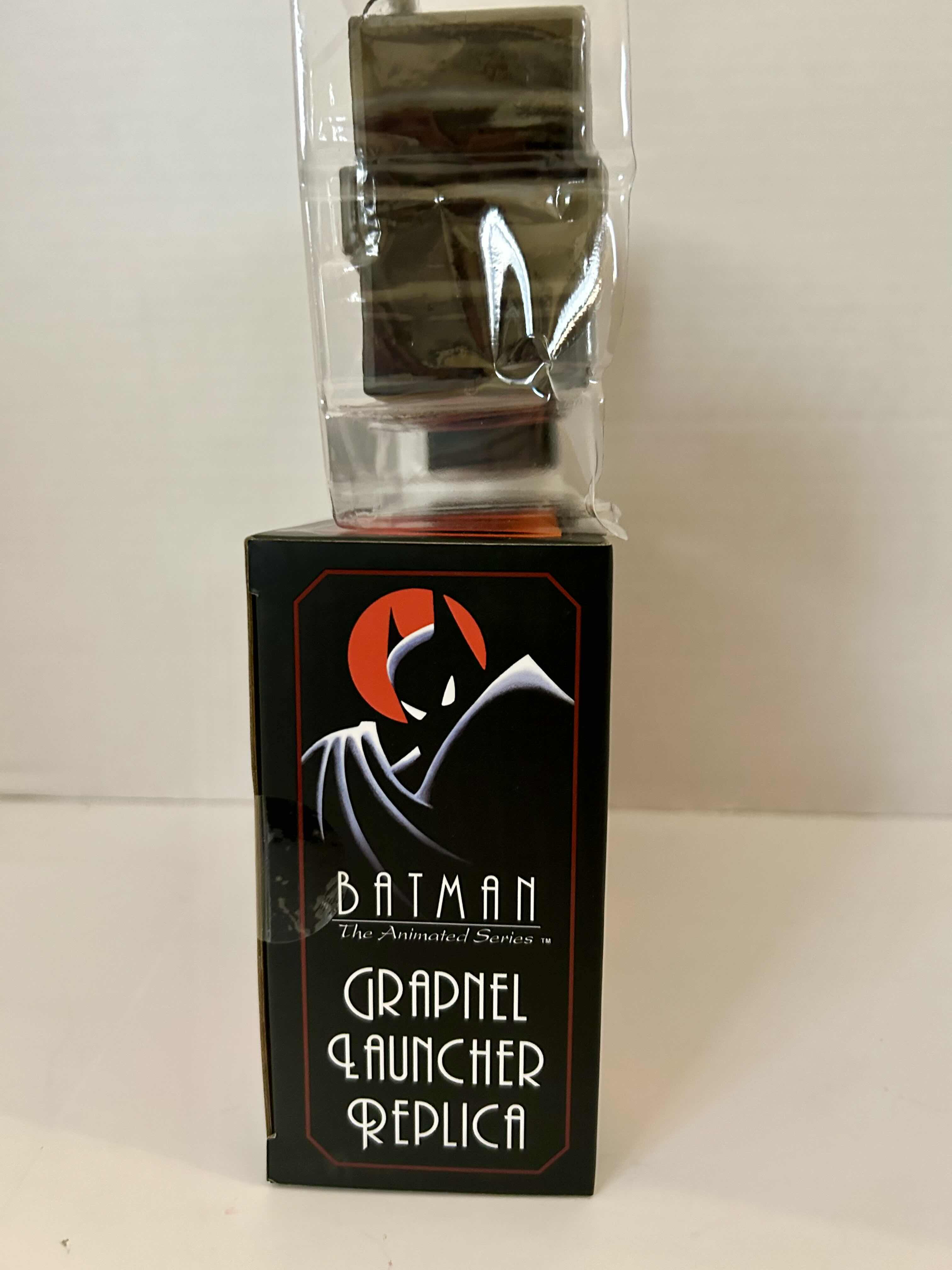 Photo 1 of BATMAN: GRAPNEL LAUNCHER REPLICA