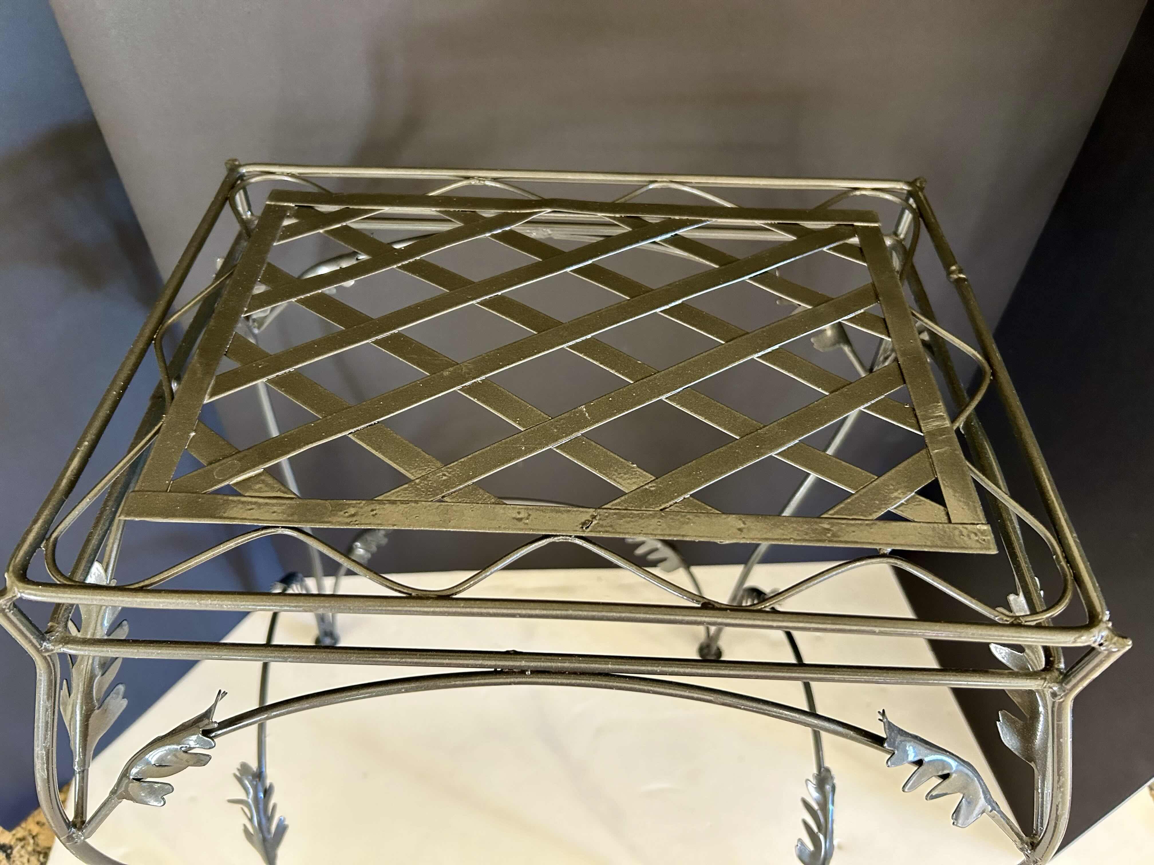 Photo 1 of DECORATIVE METAL SIDE TABLE/ ACCENT TABLE 20” H