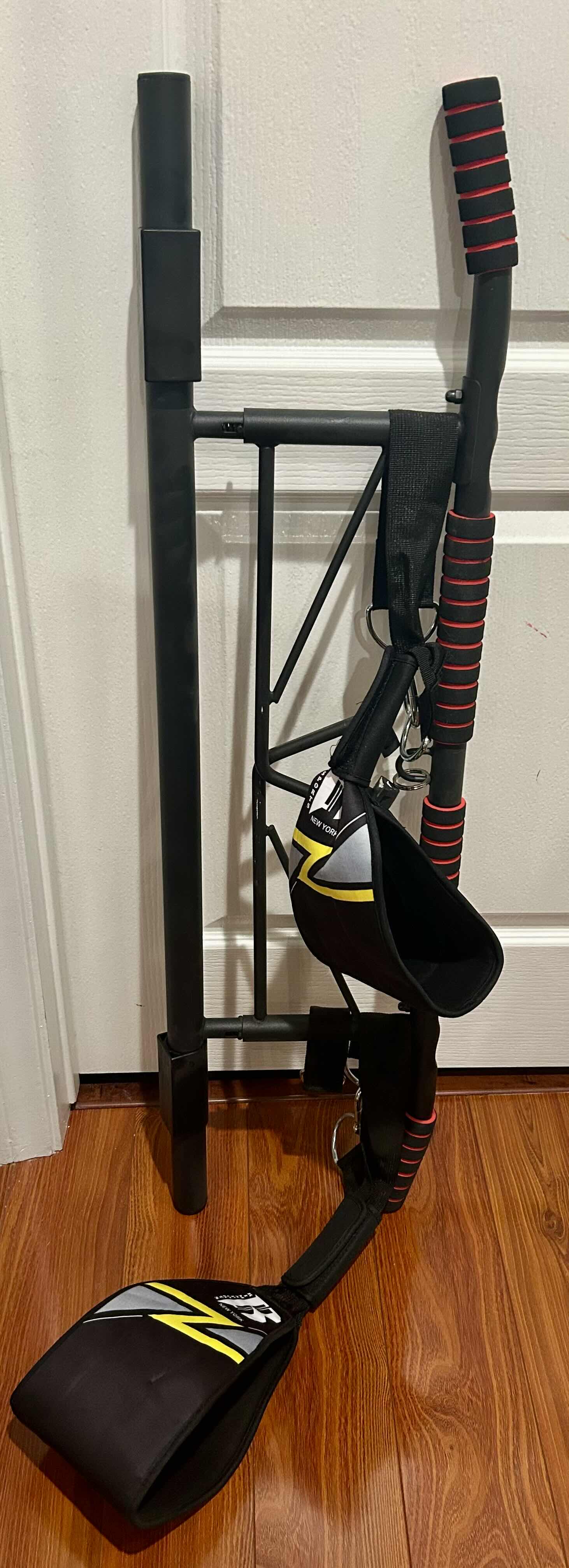 Photo 1 of AMAZEFAN FITNESS DOORFRAME PULL-UP BAR WITH ERGONOMIC GRIP