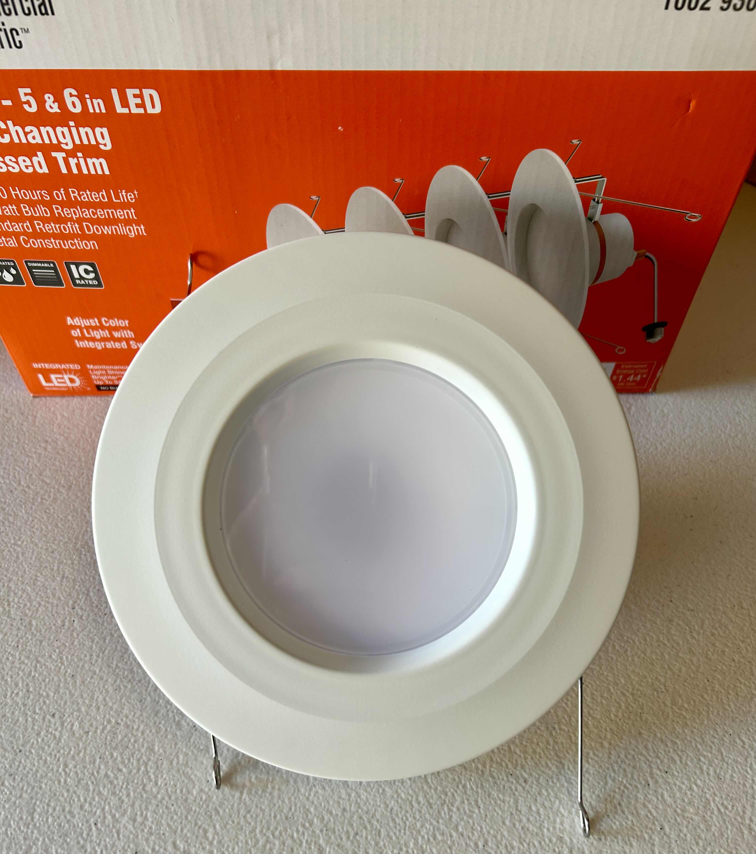 Photo 1 of BRAND NEW - COMMERCIAL ELECTRIC 5/6" WHITE INTEGRATED LED ENERGY STAR COLOR CHANGING RECESSED TRIM DOWNLIGHT 4 PK - RECESSED TRIM LIGHTS