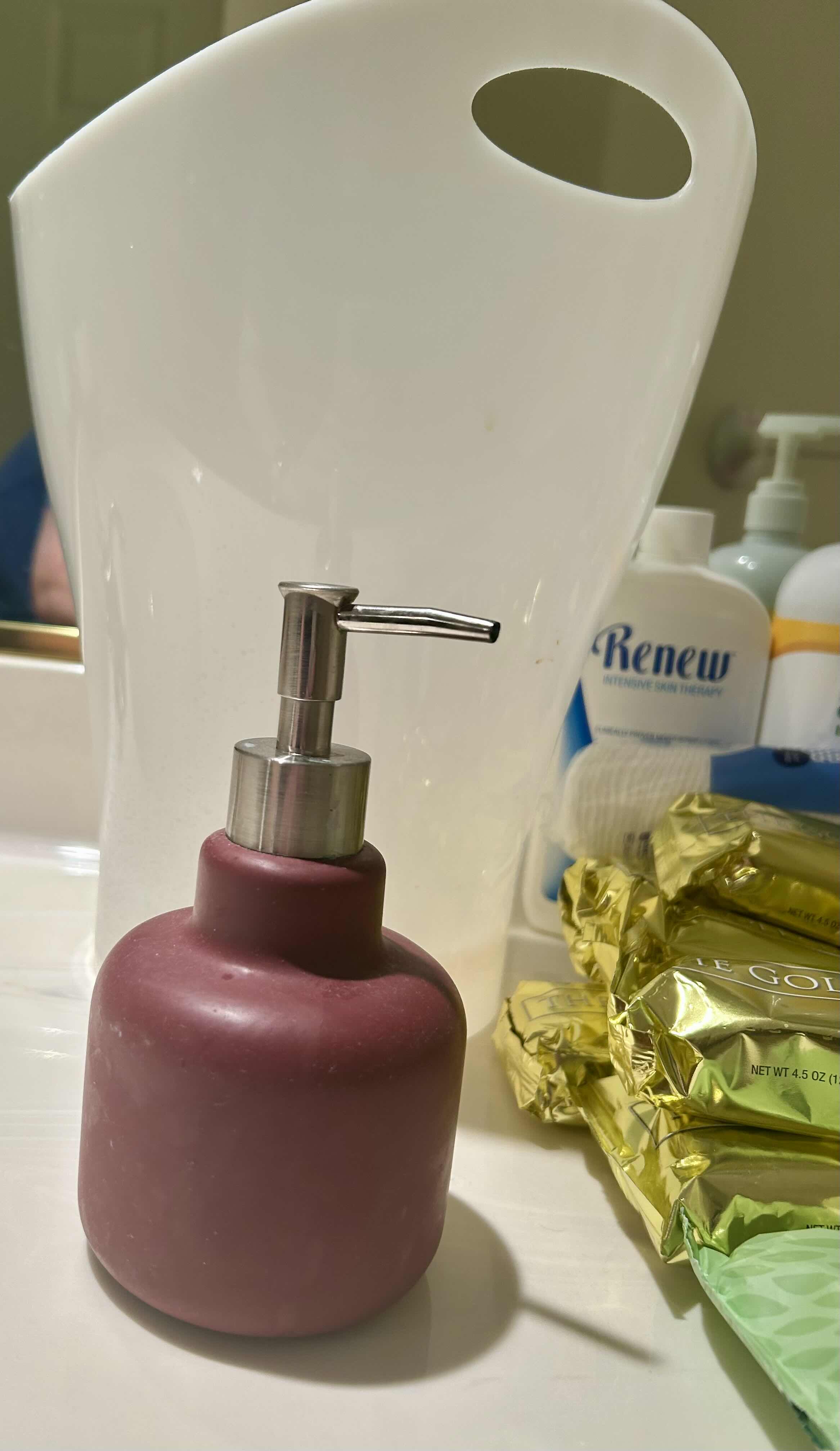 Photo 1 of ASSORTED BATHROOM SUNDRIES