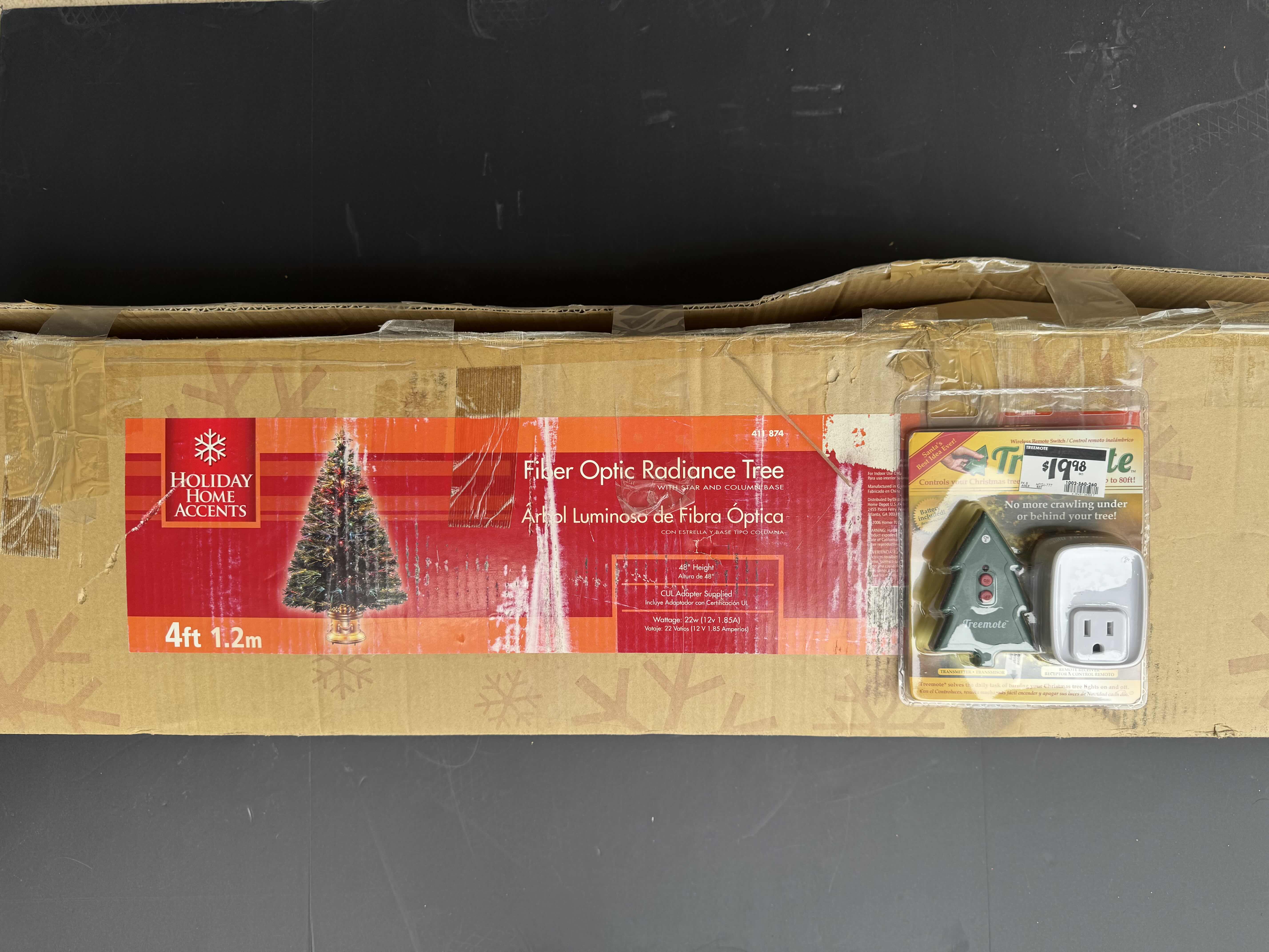 Photo 1 of HOLIDAY HOME ACCENTS CHRISTMAS TREE 4FT 1.2M FIBER OPTIC RADIANCE TREE AND TREEMOTE