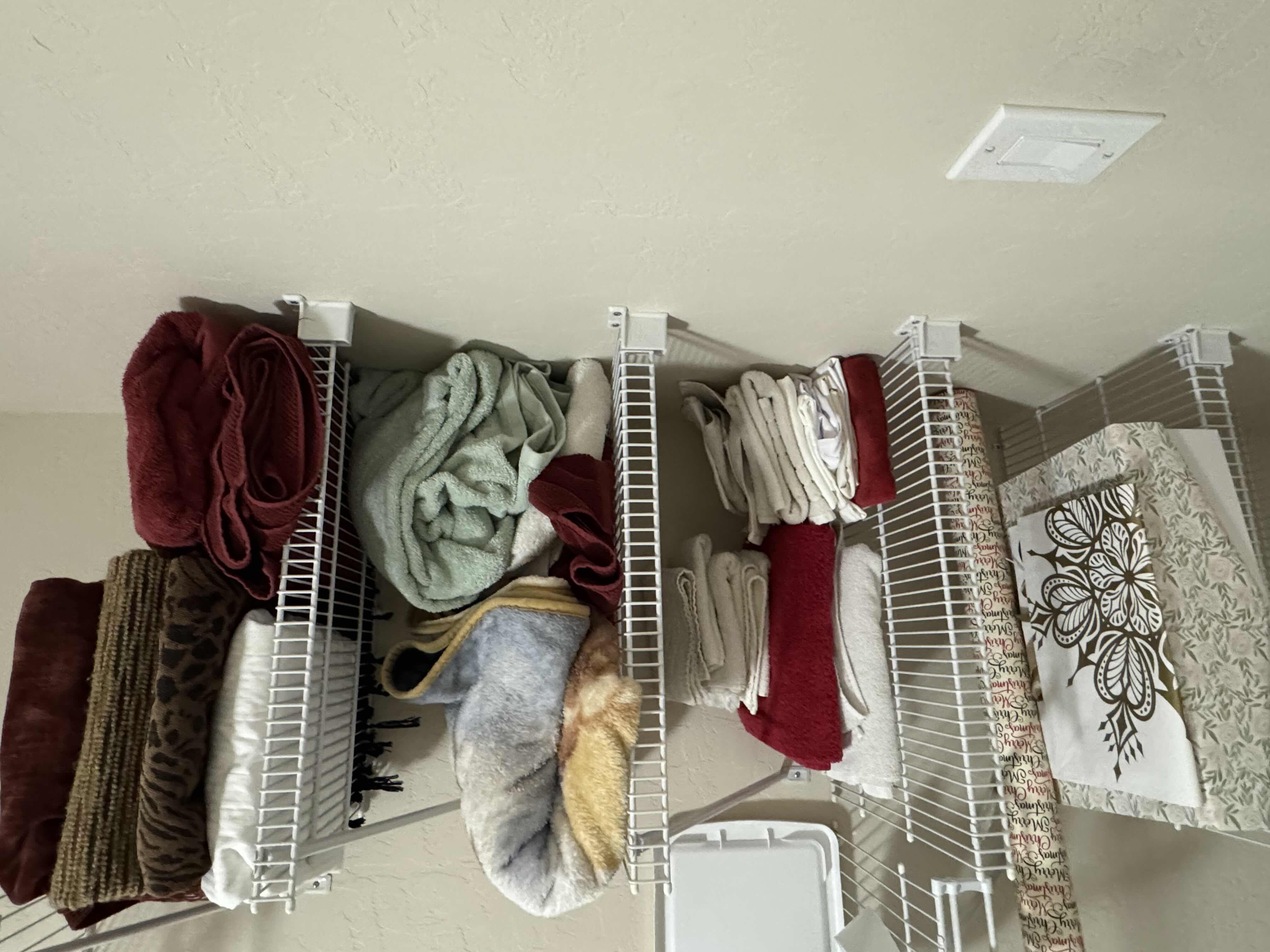 Photo 1 of CONTENTS OF SHELF, LINENS, BLANKETS AND TOWELS