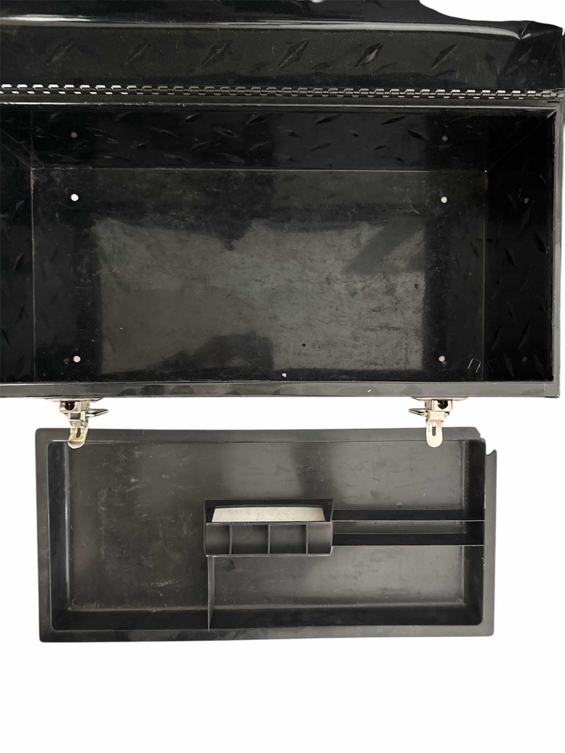 Photo 1 of METAL TOOL BOX 20“ x 10“ H9”