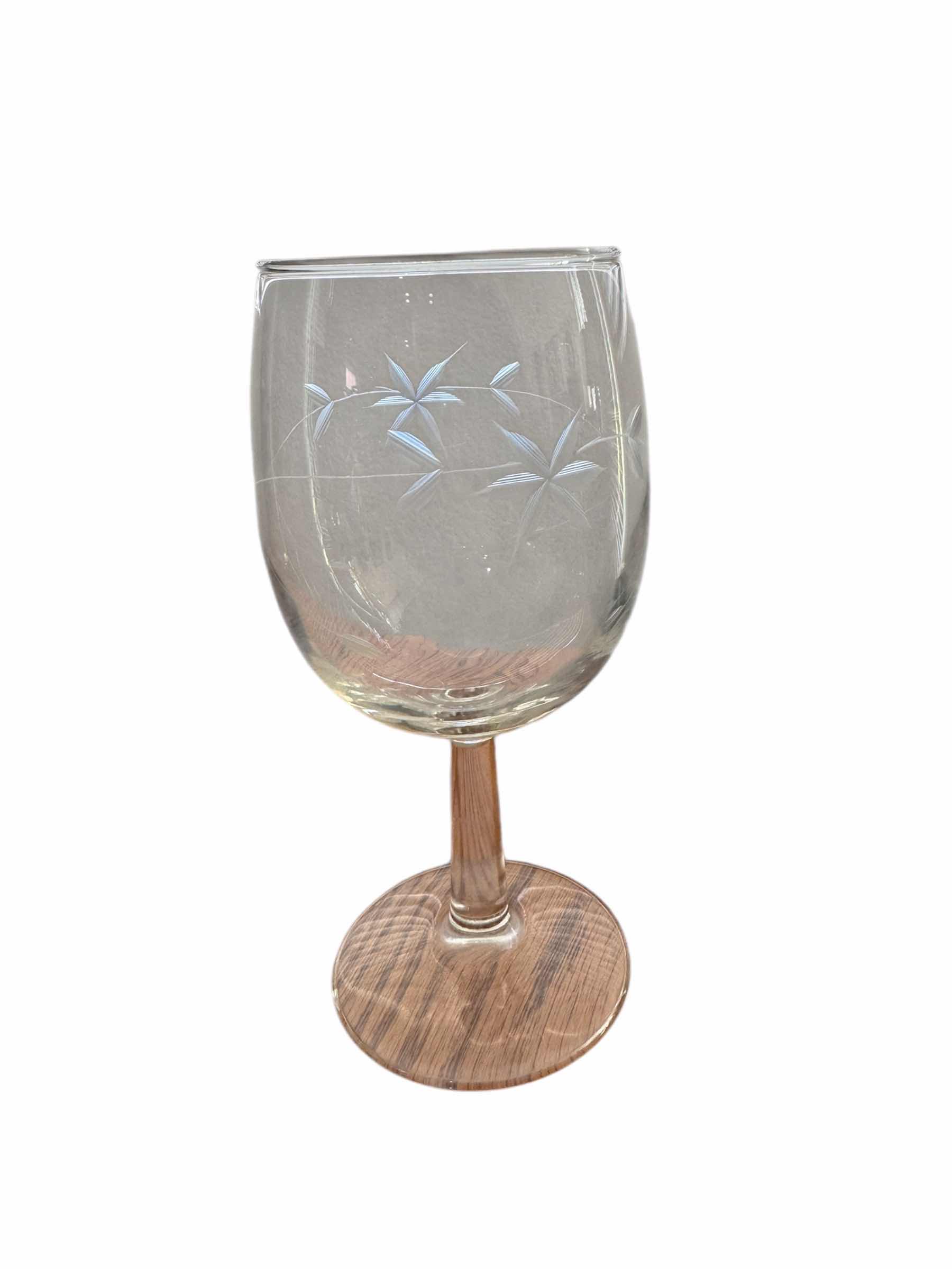 Photo 1 of 30
5- WINE GLASSES STAR FLOWERS PRINCESS HOUSE, CLEAR CRYSTAL HERITAGE
D3” X 6.5”