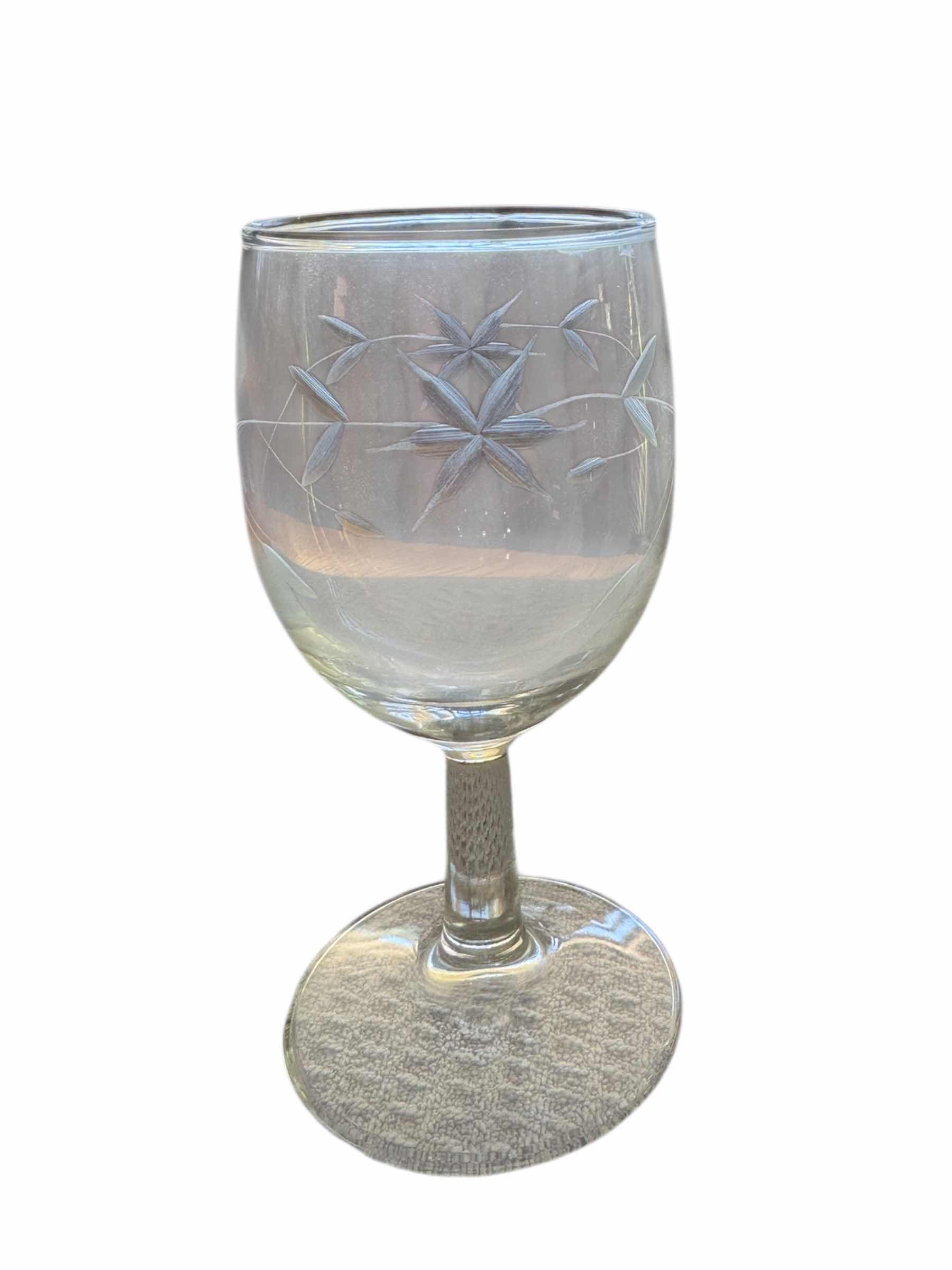 Photo 1 of 49
6- WINE GLASSES STAR FLOWERS PRINCES HOUSE, CLEAR CRYSTAL HERITAGE

D2.25” X H5.25”