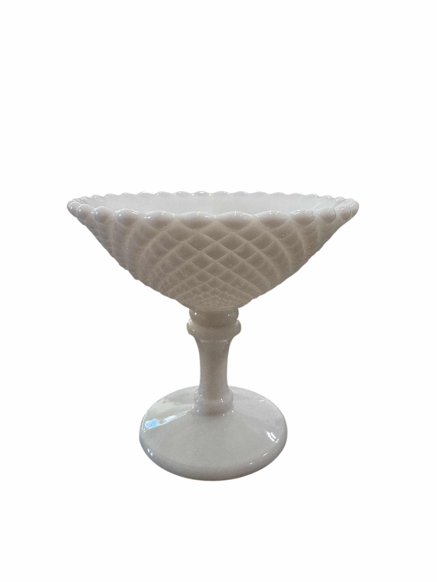 Photo 1 of 100
VINTAGE ASSORTED HOME DECOR, CRYSTAL CANDY DISHES, SMALL BOWLS, MILK GLASS, AMBER DEPRESSION GLASS AND CLEAR GLASS, 13 ITEMS

LARGE CRYSTAL CANDY DISH
D8” X H2”