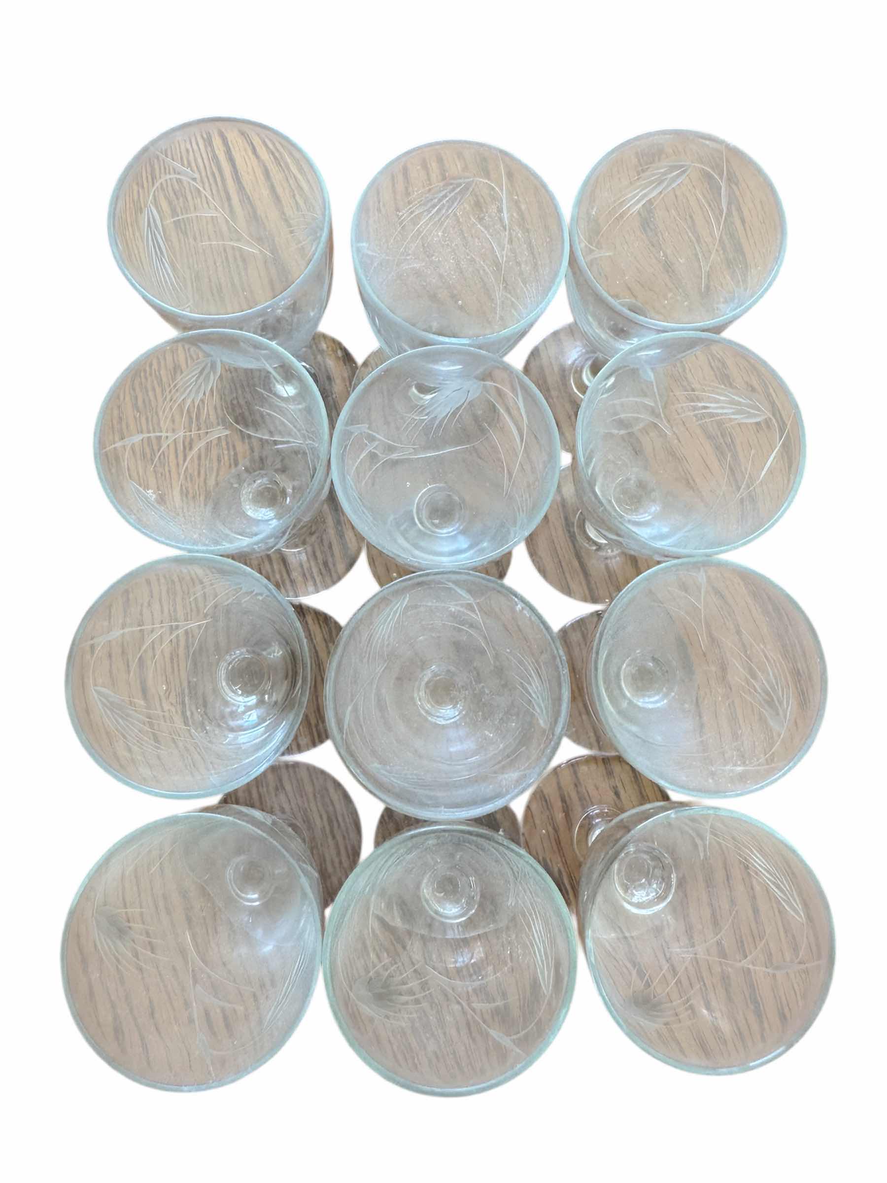 Photo 1 of 49
12- VINTAGE SASAKI MINIATURE SHOT GLASSES ETCHED CRYSTAL CUT WHEAT

D1.5” X H3”