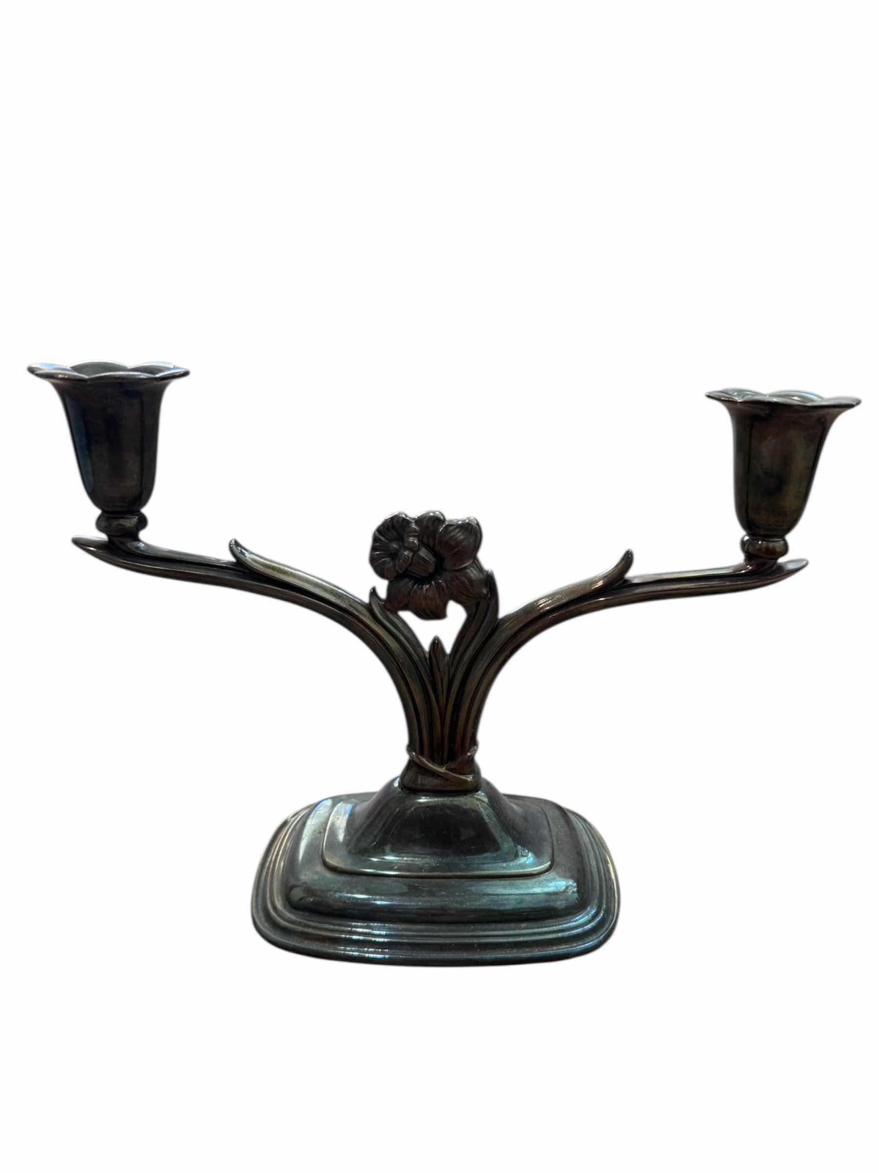 Photo 3 of 160
VINTAGE ANTIQUE ROGER BROS DAFFODIL 1847, SERVING PLATTER WITH MATCHING CANDLE HOLDERS, FLOWER DESIGN, SILVER PLATED, 3 ITEMS

SERVING PLATTER 
11.5” X 9.5” X H4”