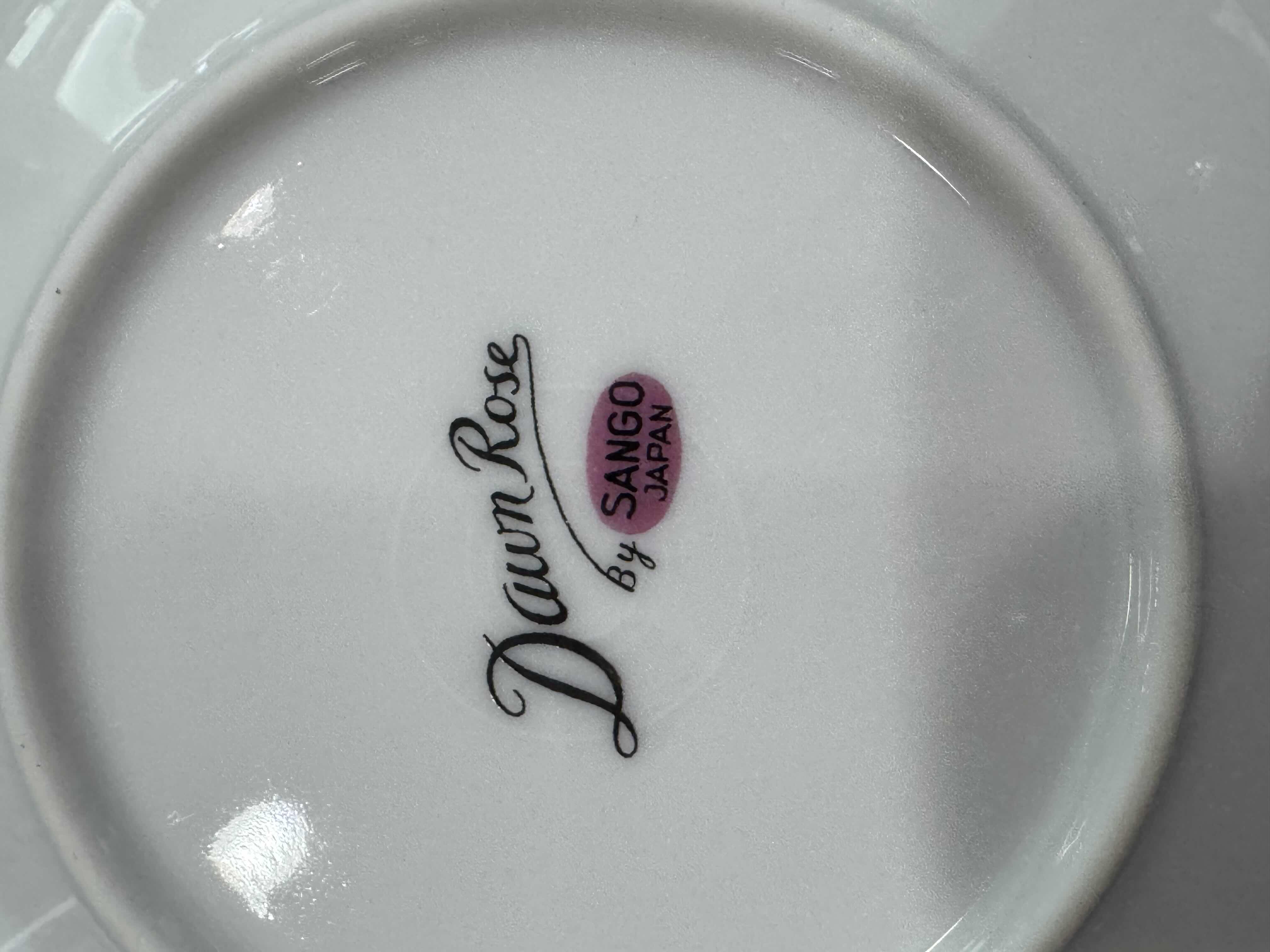 Photo 1 of 23
8- VINTAGE DAWN ROSES BY SANGO JAPAN BOWLS, FLORAL DESIGN, CHINA

D5.5” X H1.25”