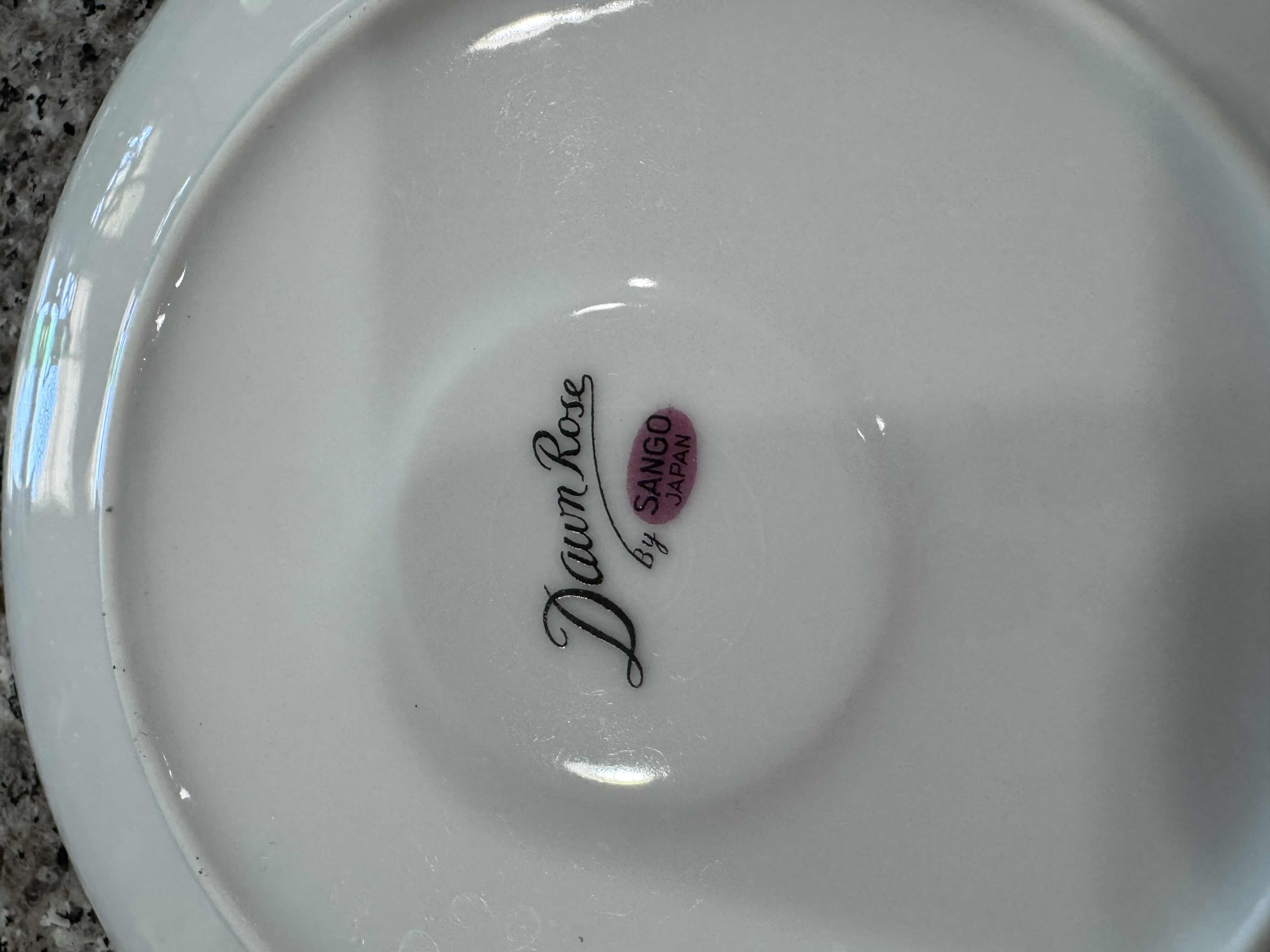 Photo 4 of 100
VINTAGE DAWN ROSES BY SANGO JAPAN TEACUPS AND SAUCER SET, FLORAL DESIGN, CHINA, 25 ITEMS

TEACUP
D4” X H2.5”

SAUCER
D”6