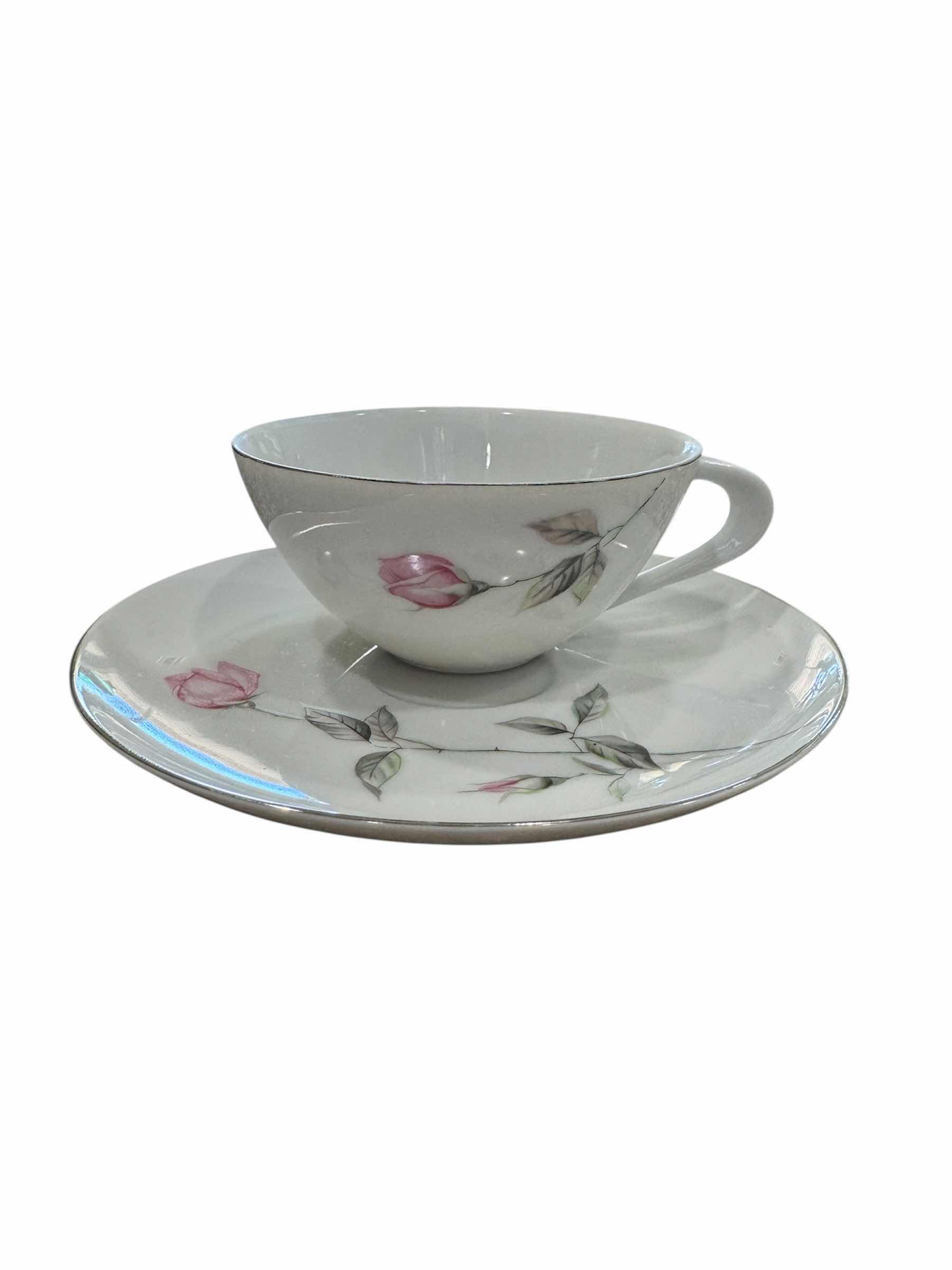 Photo 1 of 100
VINTAGE DAWN ROSES BY SANGO JAPAN TEACUPS AND SAUCER SET, FLORAL DESIGN, CHINA, 25 ITEMS

TEACUP
D4” X H2.5”

SAUCER
D”6