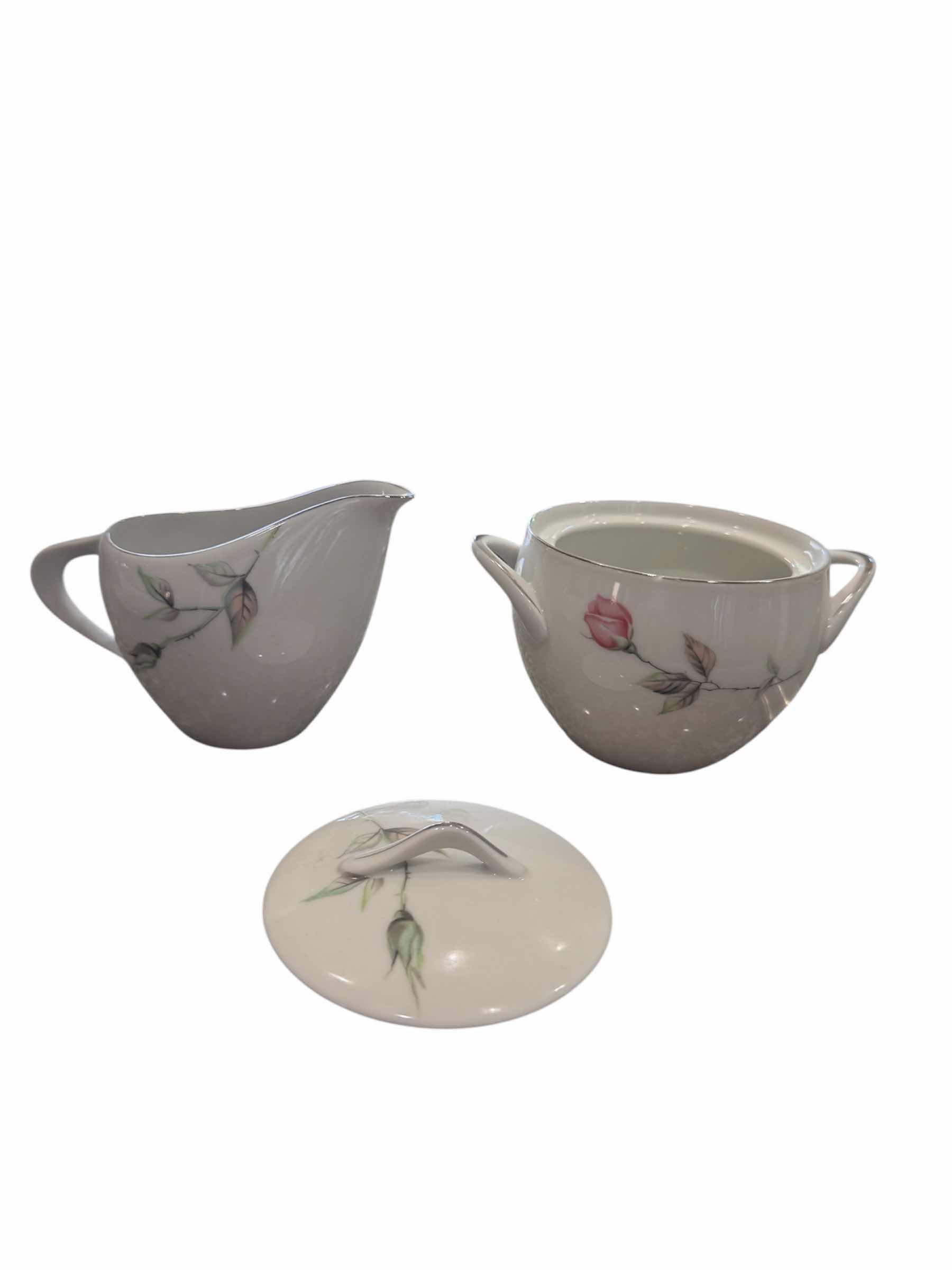 Photo 1 of 120
VINTAGE DAWN ROSES BY SANGO JAPAN SERVING SET, FLORAL DESIGN, CHINA, 7 ITEMS

SERVING PLATTER
16” X 12” X H1.25”