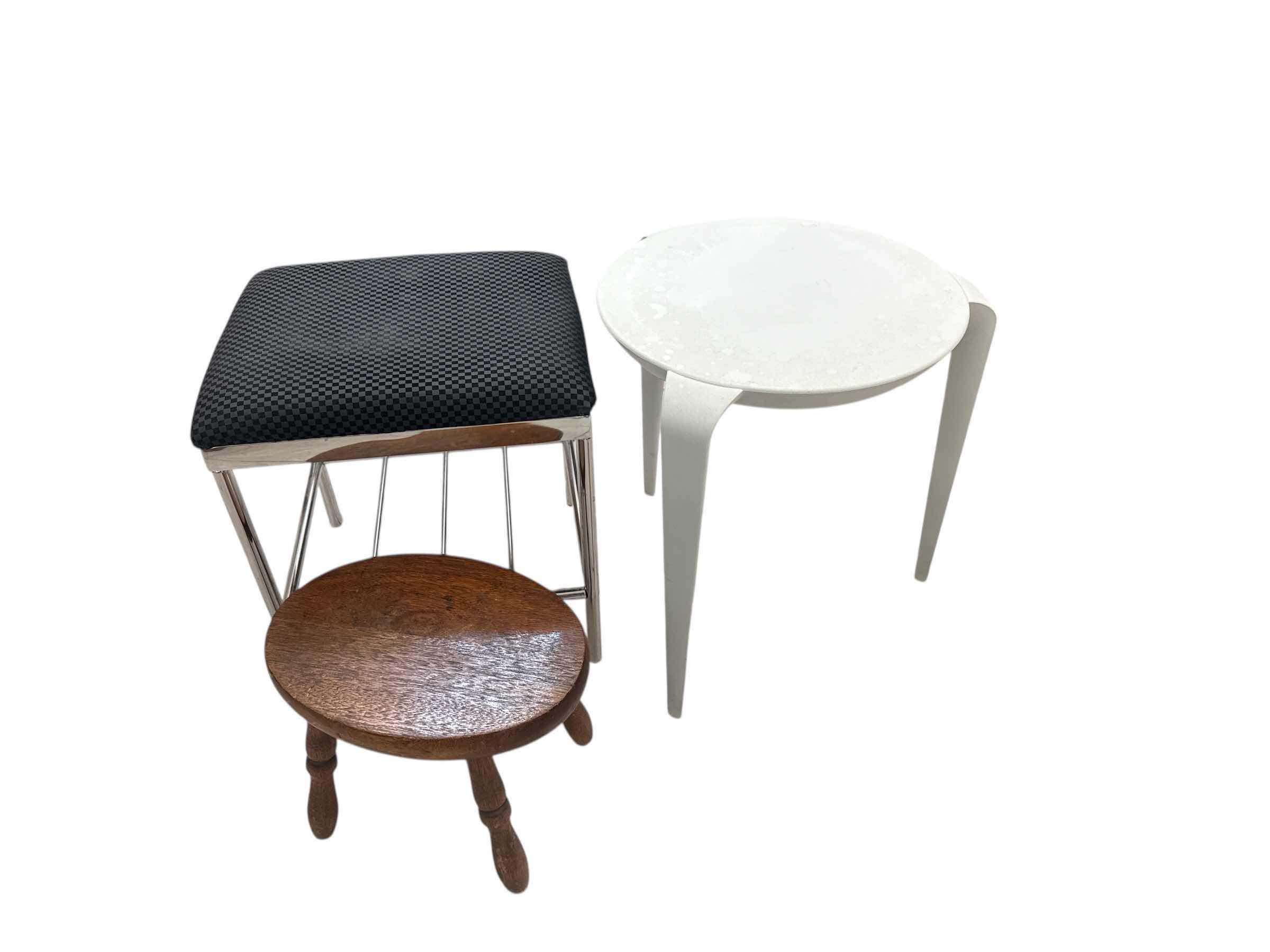 Photo 1 of 2 STOOLS AND 1- WHITE PLASTIC TABLE