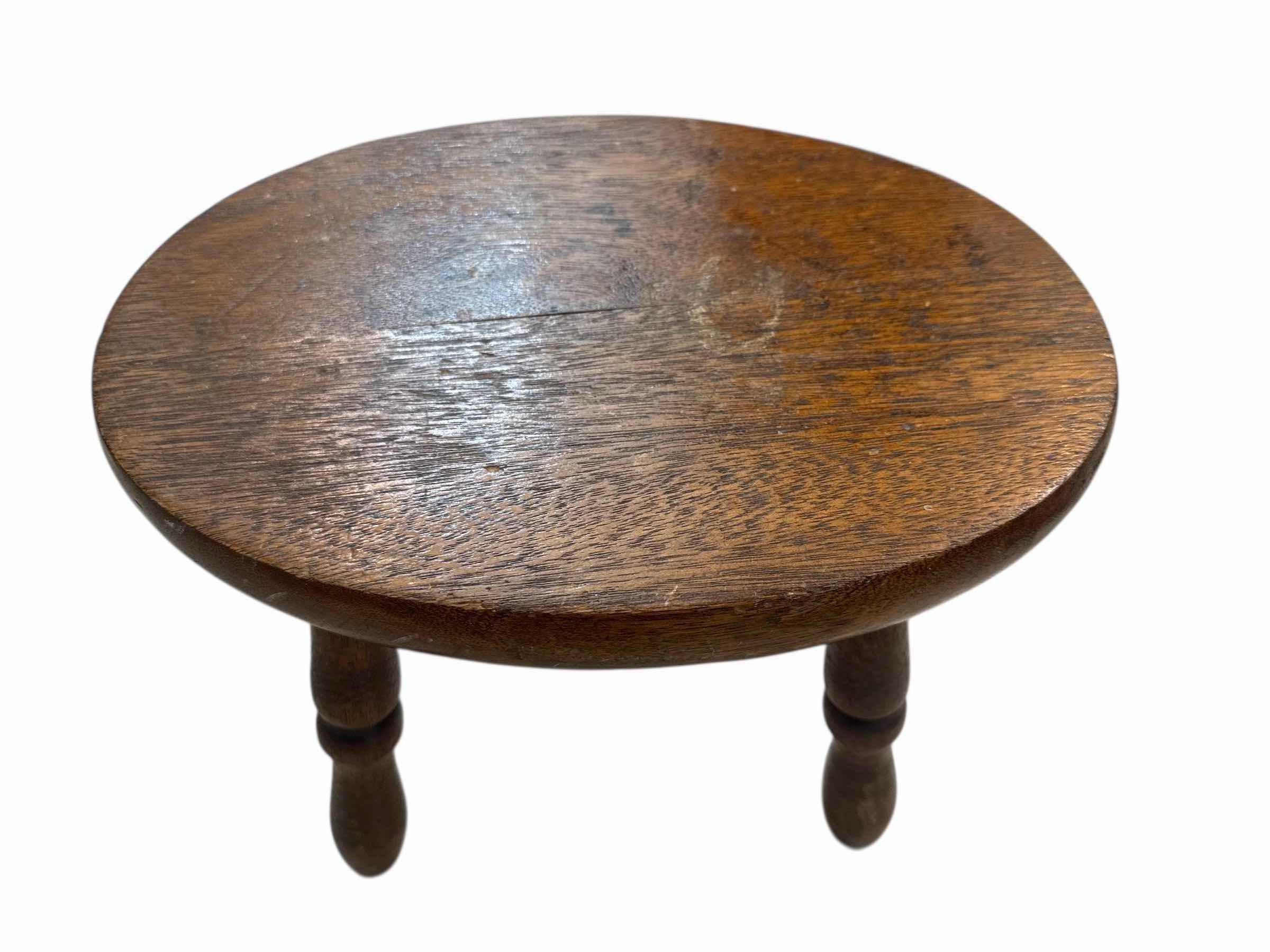 Photo 1 of 2 STOOLS AND 1- WHITE PLASTIC TABLE