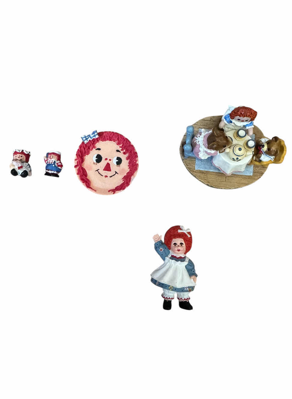 Photo 1 of 300
VINTAGE ASSORTED RAGGEDY ANN AND ANDY DOLLS AND FIGURINES, 13 ITEMS

H12” AND SMALLER
