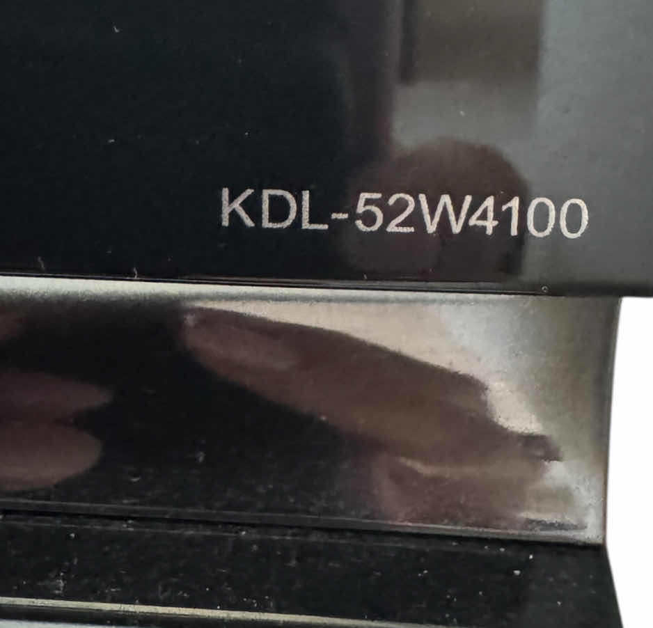 Photo 1 of 45
VINTAGE SONY LCD DIGITAL COLOR TV MODEL NO. KDL-52W4100 WITH REMOTE AND MANUALS