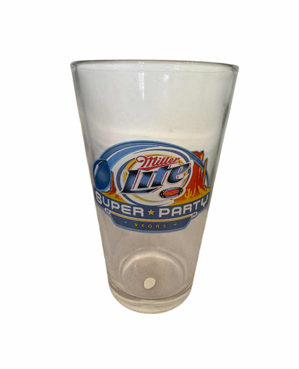 Photo 1 of 49
VlNTAGE PALMS LAS VEGAS, NEVADA BEER BUCKET WITH A SET OF 4 MILLER LITE SUPER PARTY BEER GLASSES

D9” X H7.5”
