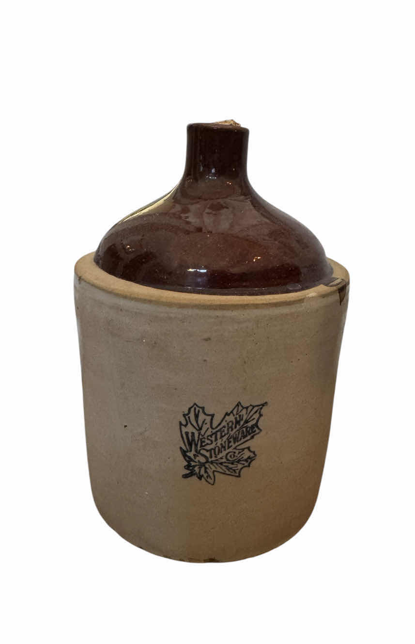 Photo 1 of 40
VINTAGE CERAMIC ONE GALLON WESTERN STONEWARE TWO TONE BROWN/TAN

D7” X H10”