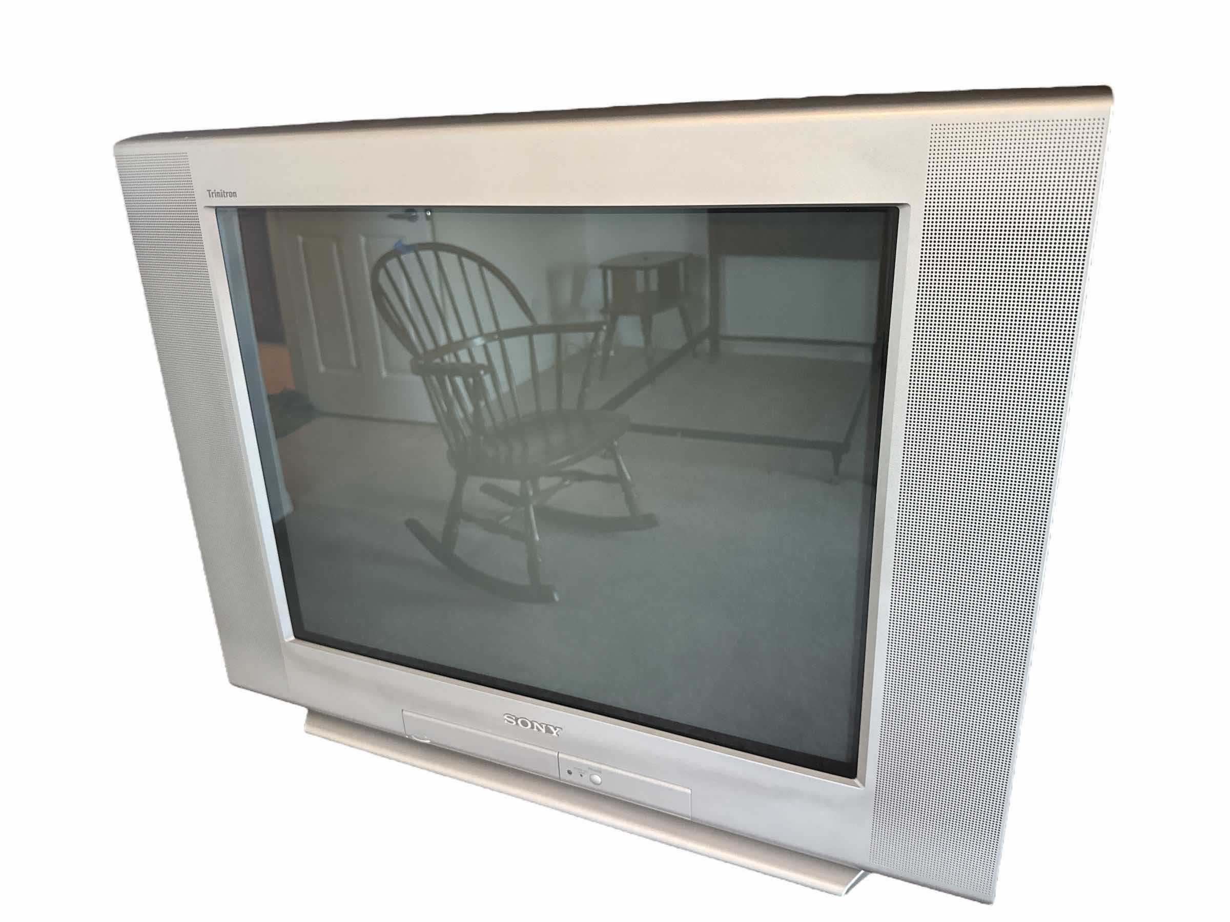 Photo 1 of 27” SONY TRINITRON TELEVISION