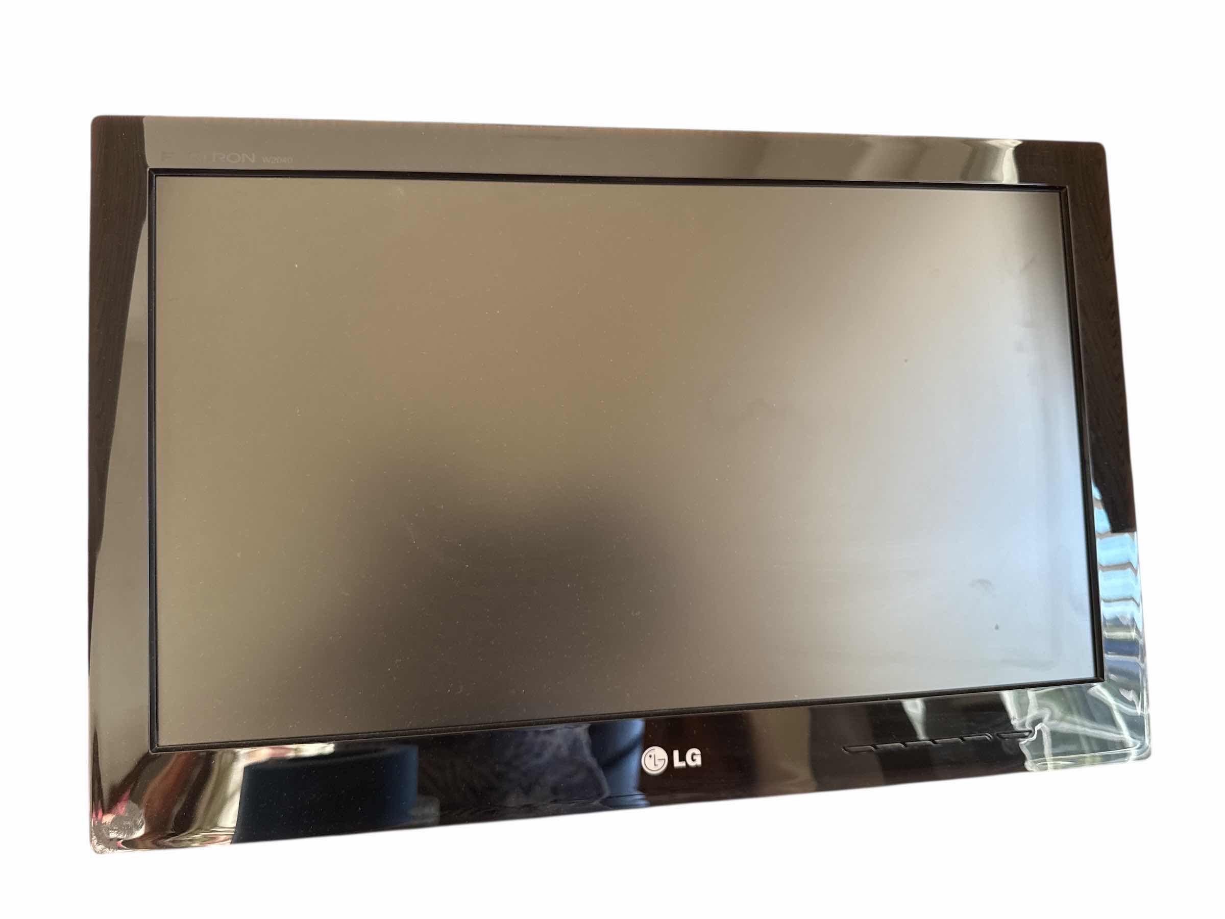 Photo 1 of LG 20” FLATRON W2040 MONITOR