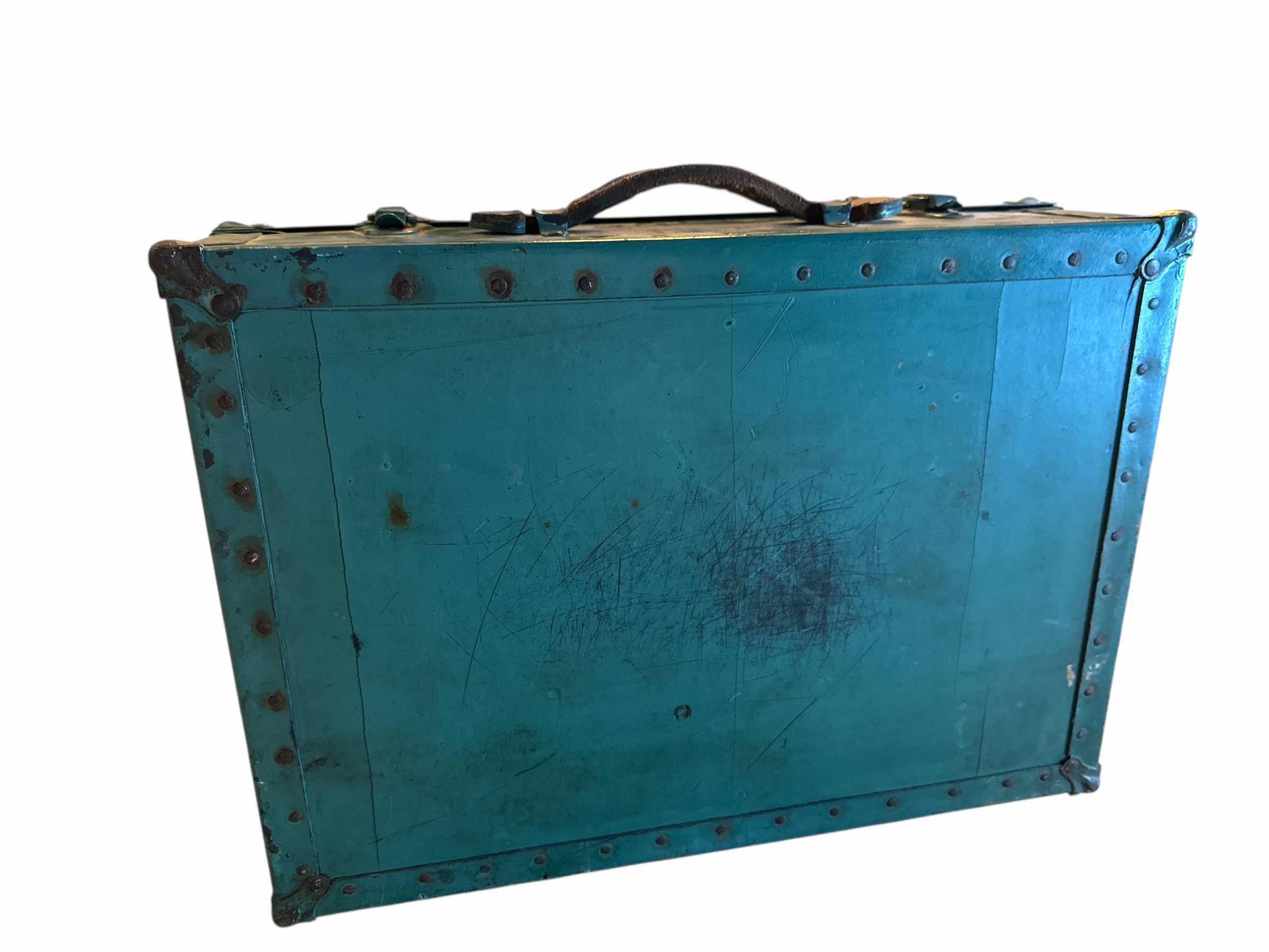 Photo 1 of 70
VINTAGE GREEN CABIN TRUNK AND VARIOUS OFFICE BAGS