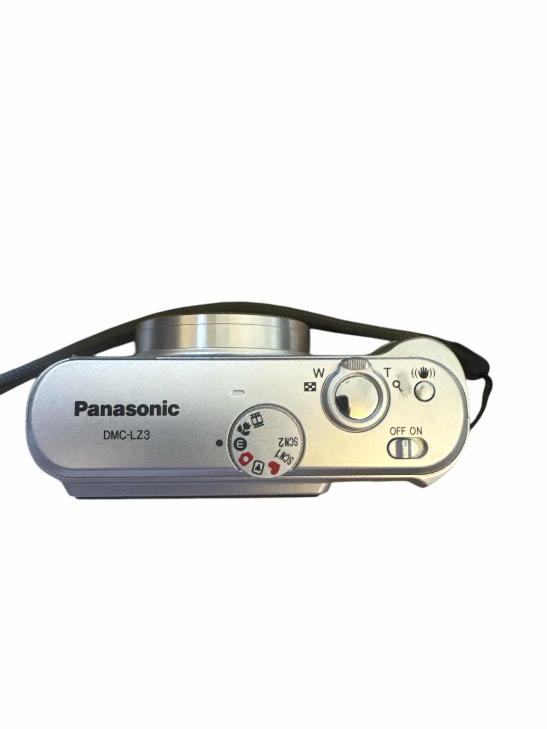 Photo 3 of 40
LUMIX LZ3 WITH MANUAL AND SOFTWARE