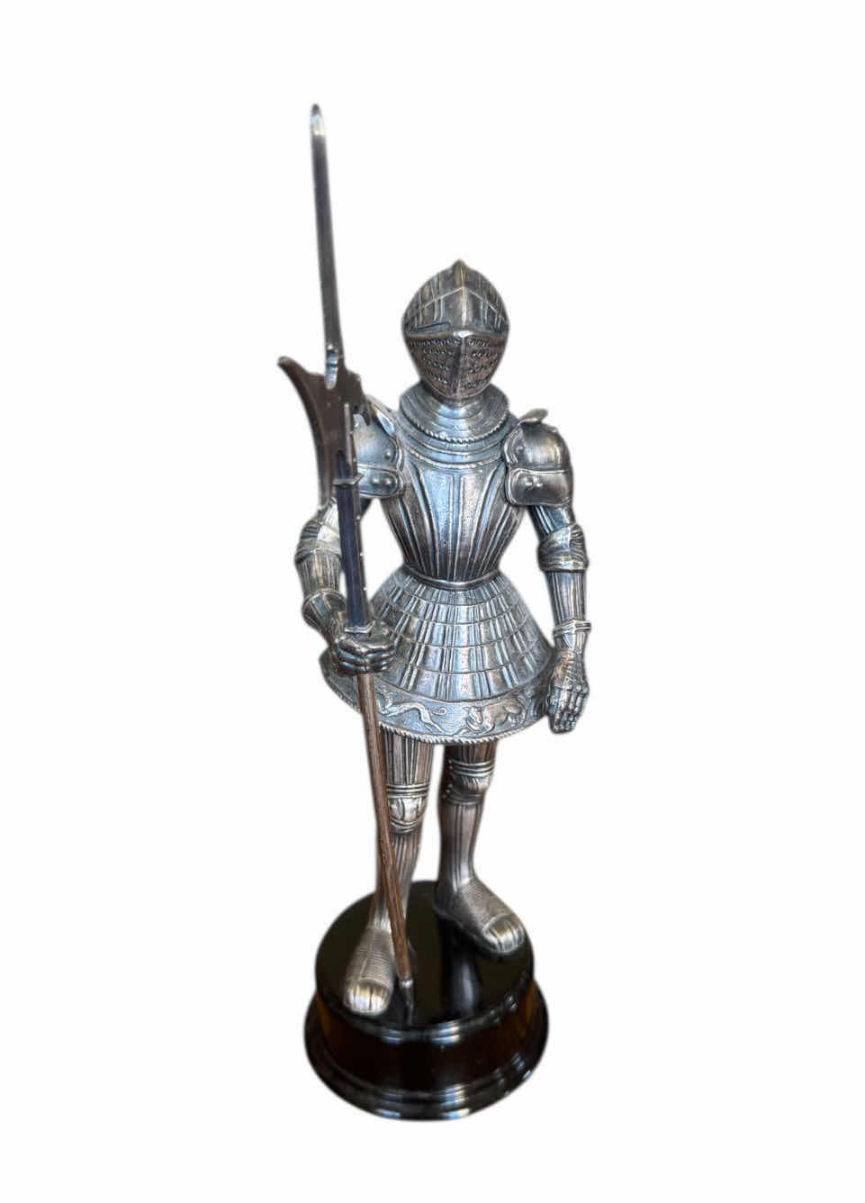 Photo 1 of 100
VINTAGE MARTO OF TOLEDO KNIGHT WITH HALBERD, METAL WITH SILVER FINISH, MEDIEVAL TIMES, ARTWORK, ART COLLECTION, FIGURINE 

D3” X H10.75”