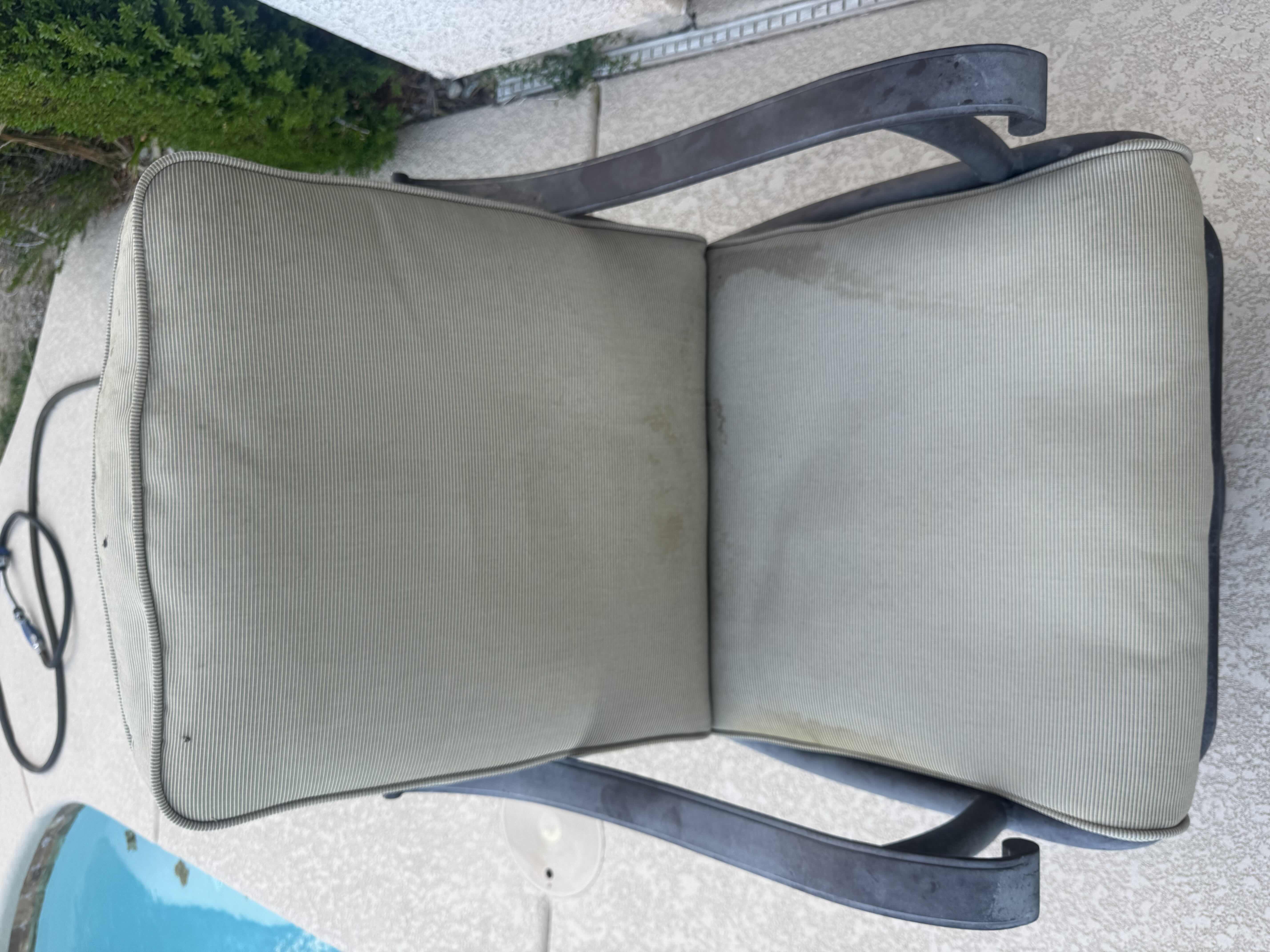 Photo 1 of 35
OUTDOOR/PATION ROCKING/SWIVEL CHAIR WITH CUSHIONS, METAL. TAN/DARK BROWN

30” X 24” X H38”