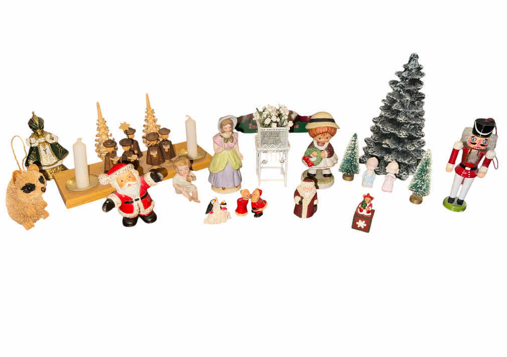 Photo 1 of 160
VINTAGE ASSORTED FIGURINE COLLECTION, HOLIDAY, CANDLES, SANTA CLAUSE, CHRISTMAS ORNAMENTS, PORCELAIN, WOOD, RESIN FIGURINES, COLLECTABLE, ARTWORK, ART COLLECTION, HOME DECOR, PRECIOUS MOMENTS, BARBI SARGENT

RESIN PINE TREE
H6.5”