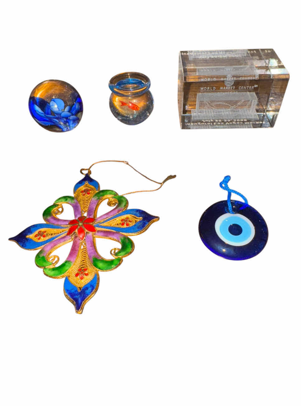 Photo 1 of 140
VINTAGE RECORD PLAYER ITS CHRISTMAS TIME BY COPPENRATH AND ASSORTED HOME GOOD ITEMS, MINIATURE COLLECTABLE, HOME DECOR, ART COLLECTION