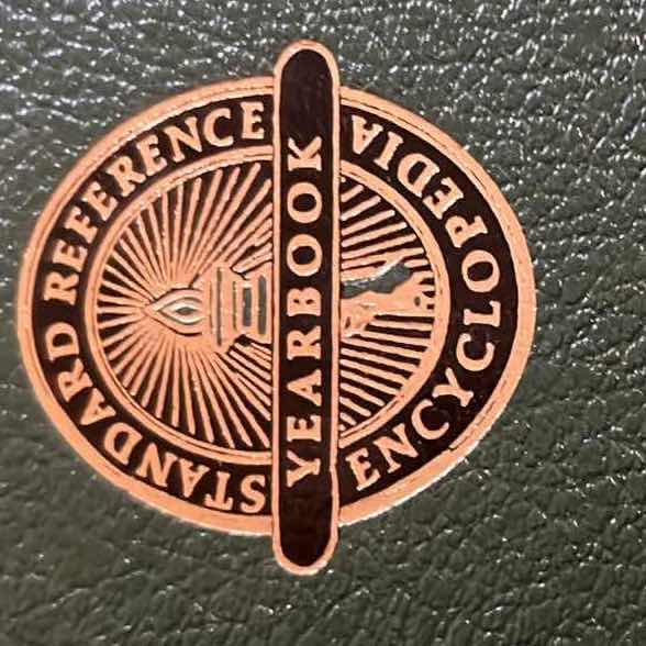 Photo 2 of SET OF STANDARD REFERENCE ENCYCLOPEDIAS - FUNK & WAGNALL’S  1978 YEARBOOK - 28 VOLUMES - GREEN COVERS - EMBOSSED SPINES