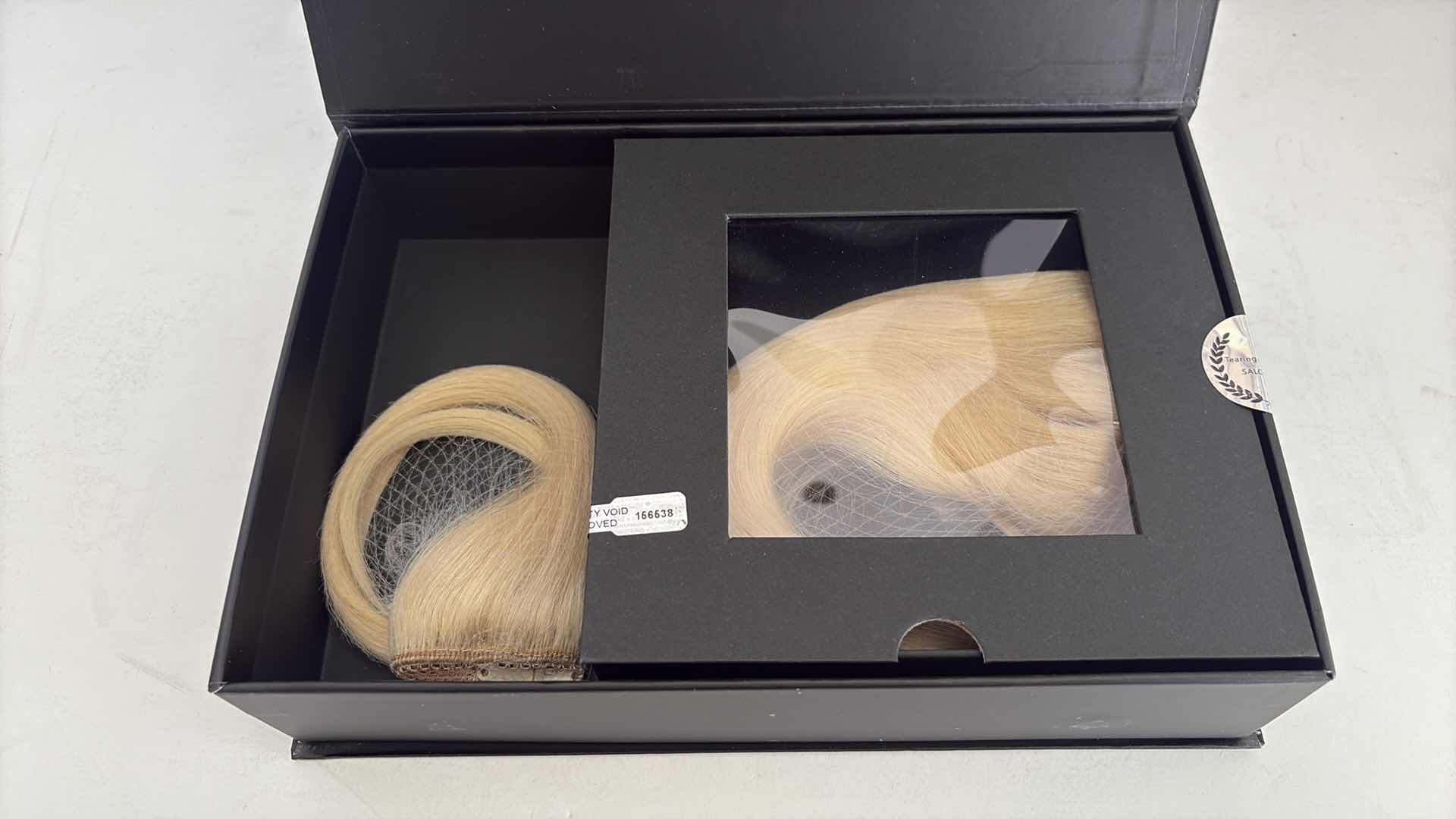 Photo 1 of SALONPRO CHRISTIAN REMY PRO SEAM CLIP IN HAIR EXTENSIONS 16” 120g “ CRÈME BLONDE”