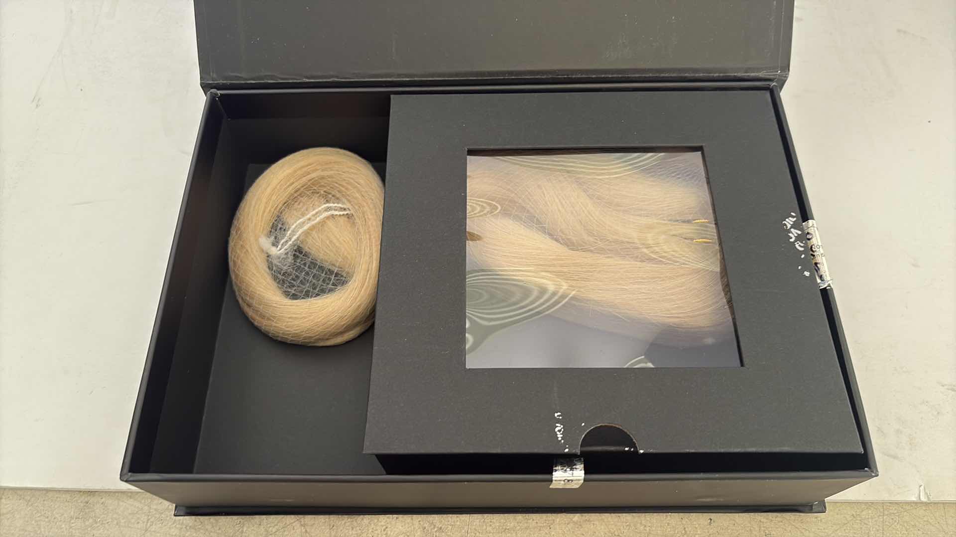 Photo 1 of SALONPRO CHRISTIAN REMY PRO SEAM CLIP IN HAIR EXTENSIONS 16” 140g “HONEYCOMB”