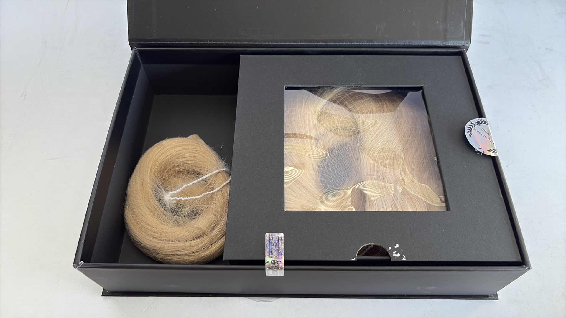 Photo 1 of SALONPRO CHRISTIAN REMY PRO SEAM CLIP IN HAIR EXTENSIONS 24” 260g “HONEYCOMB”