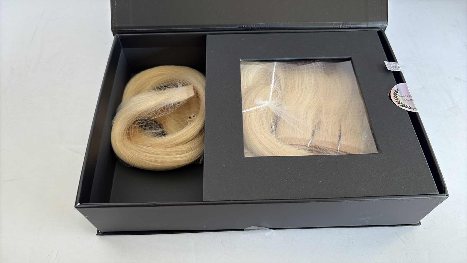 Photo 1 of SALONPRO CHRISTIAN REMY PRO SEAM CLIP IN HAIR EXTENSIONS 24” 260g “CREMEBLONDE”