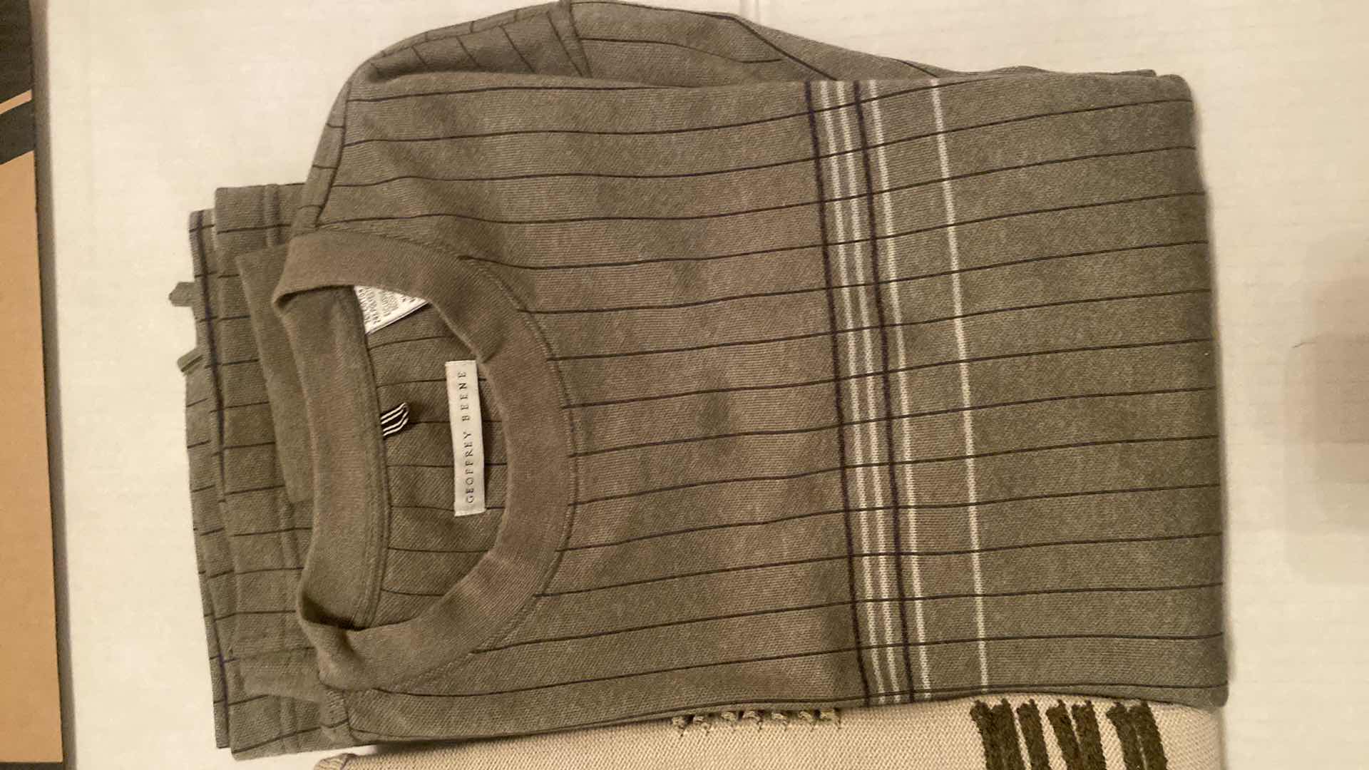 Photo 1 of 3 - DESIGNER SWEATERS SIZE XL (2 ARE NEW)