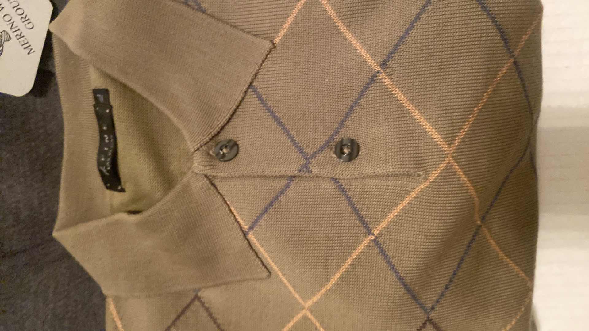 Photo 1 of 4 - NEW DESIGNER SWEATERS MENS SIZE XL